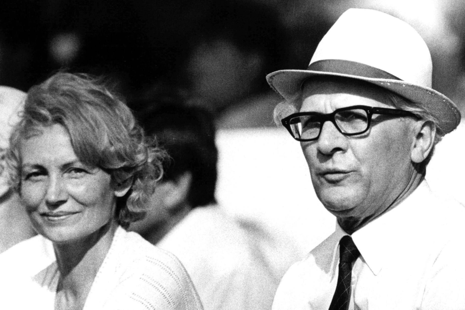 Erich Honecker, der Mann an der Spitze, und Margot Honecker, die Bildungsministerin. Das Foto ist mutmaßlich Anfang der 1970er-Jahre entstanden.