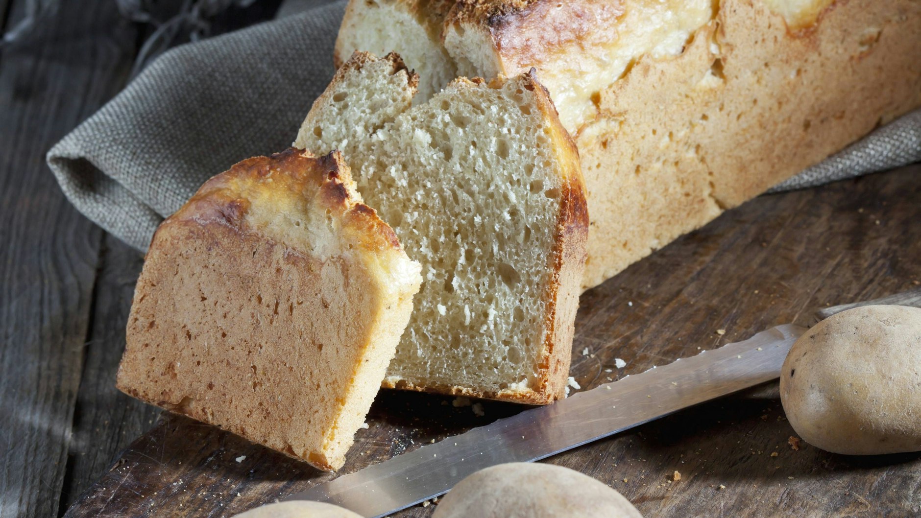 Das Rezept für Kartoffelbrot ist einfach, aber verdammt lecker.