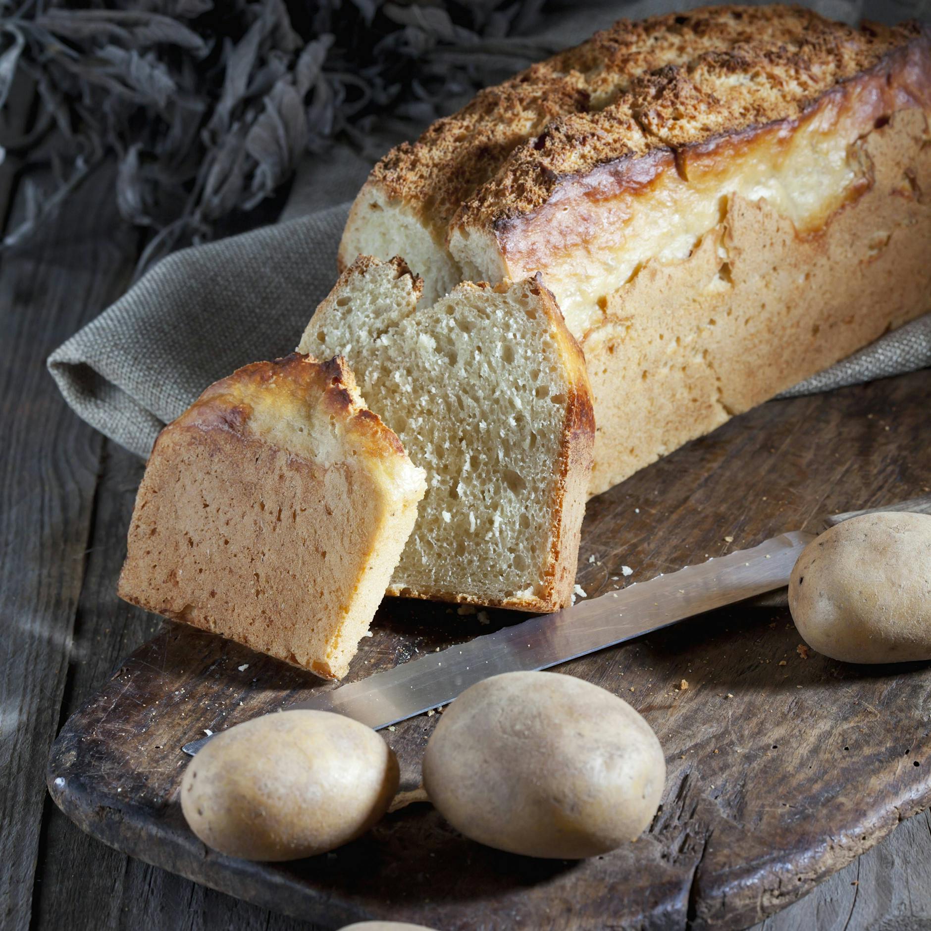 Geniales Rezept für Kartoffelbrot: So saftig, ganz schnell im Ofen