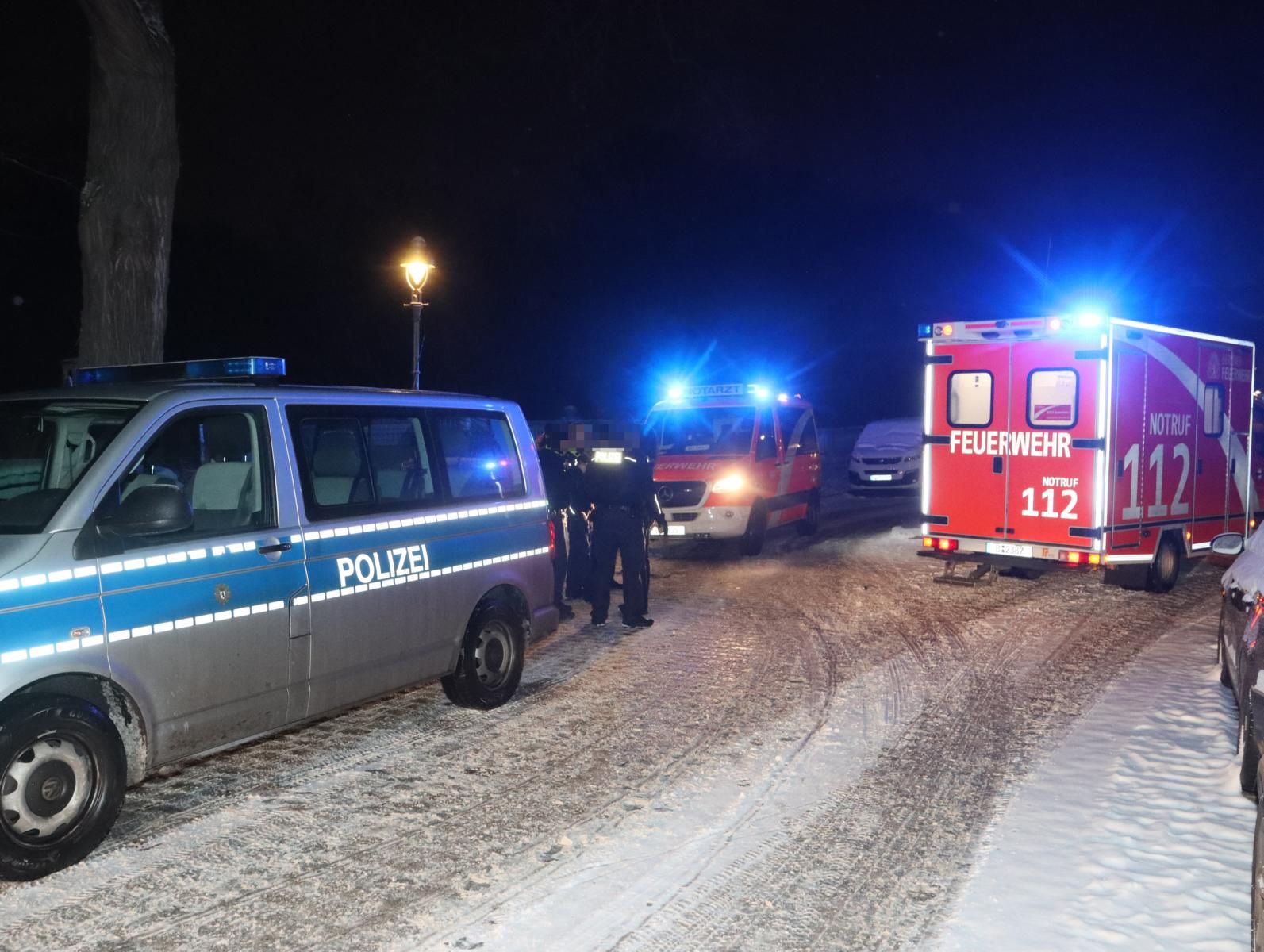 Neukölln: Ein Schwerverletzter Nach Messerattacke Mit Mehreren Menschen ...