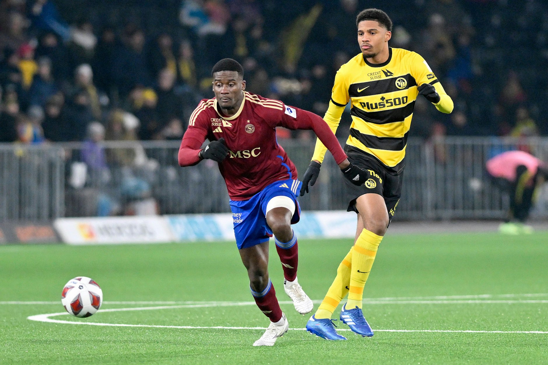 Chris Bedia (27) stürmt noch für Servette FC in der Schweiz, soll sich aber bereits für den Medizincheck des 1. FC Union in Berlin befinden.