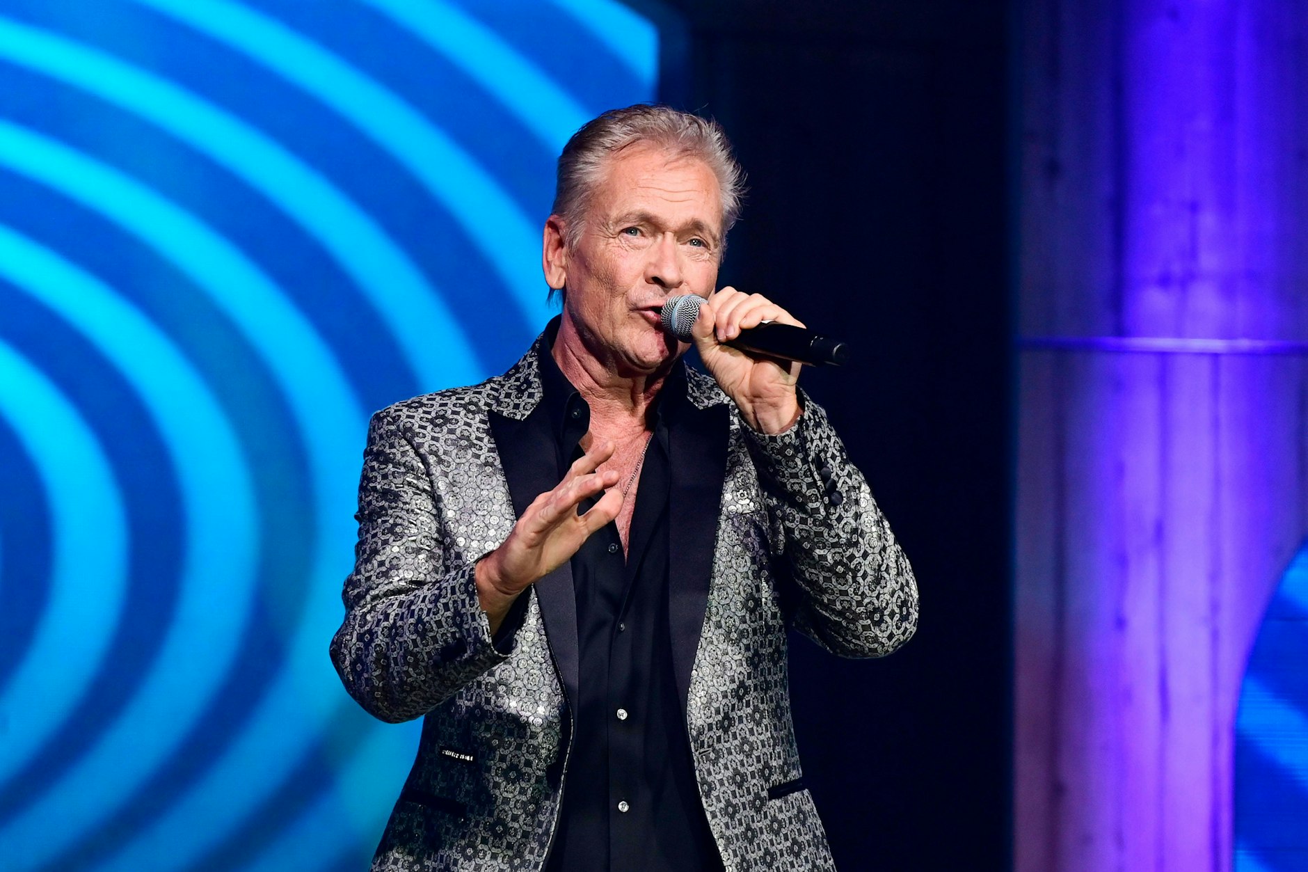 Olaf Berger bei einem Show-Auftritt vor wenigen Tagen: Der Schlager-Star ist gerade 60 geworden und seit wenigen Monaten auch stolzer Opa. Nora heißt seine Enkeltochter.
