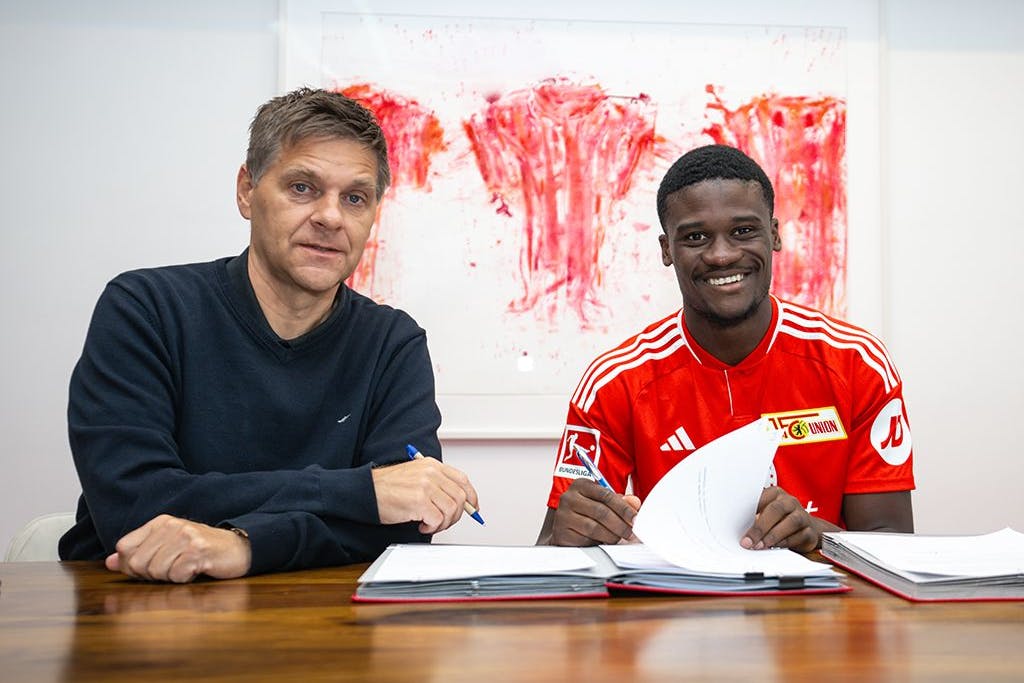 Manager Oliver Ruhnert (52) holt Chris Bedia (27) von Servette FC aus der Schweiz. Der Ivorer geht ab sofort für den 1. FC Union auf Torejagd. 