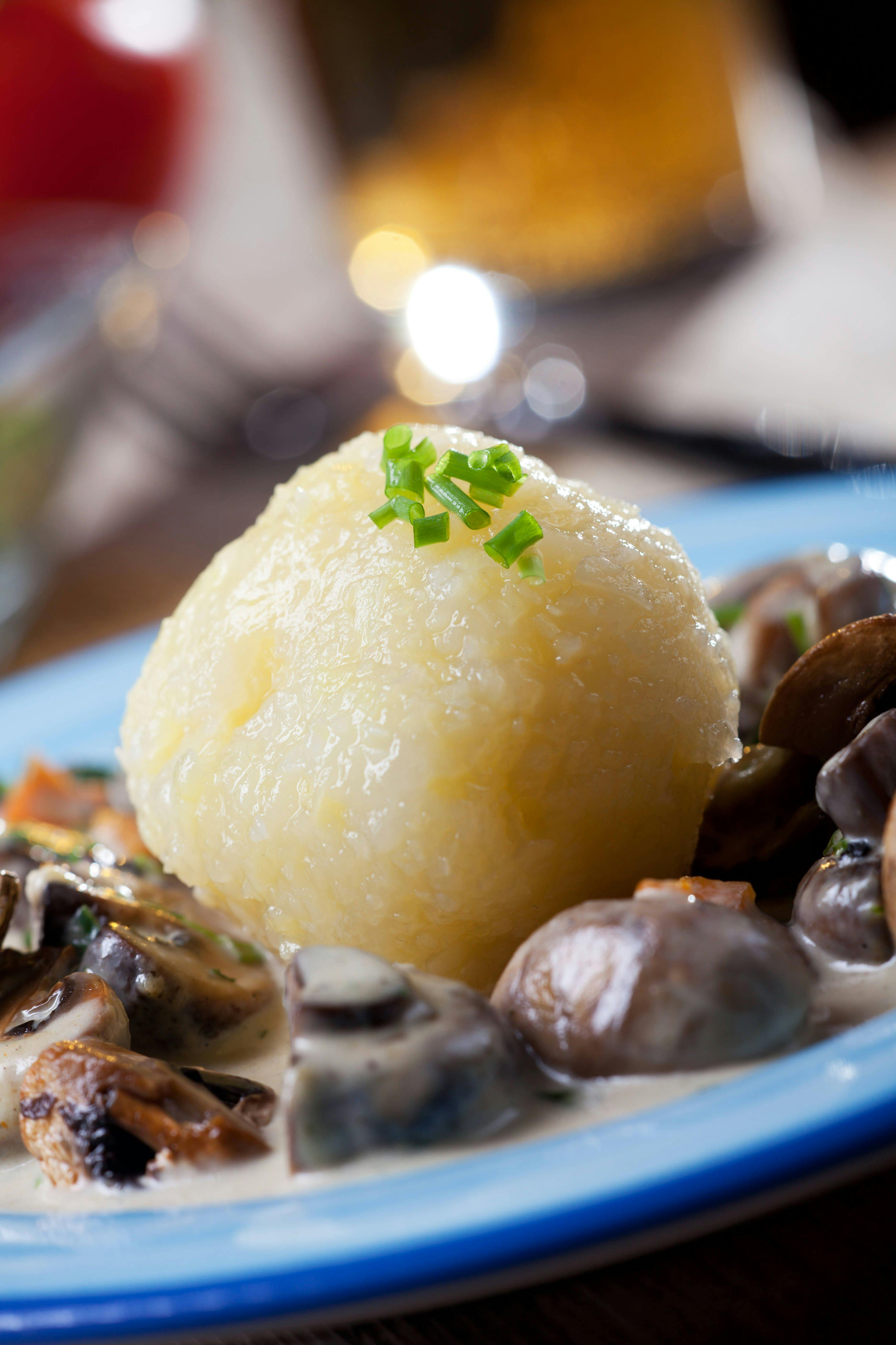 Tolles Rezept für Knödel-Auflauf mit Schinken: So haben Sie Klöße noch ...