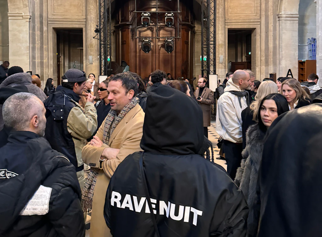 Paris kilisesinde podyum gösterisi (Haber)