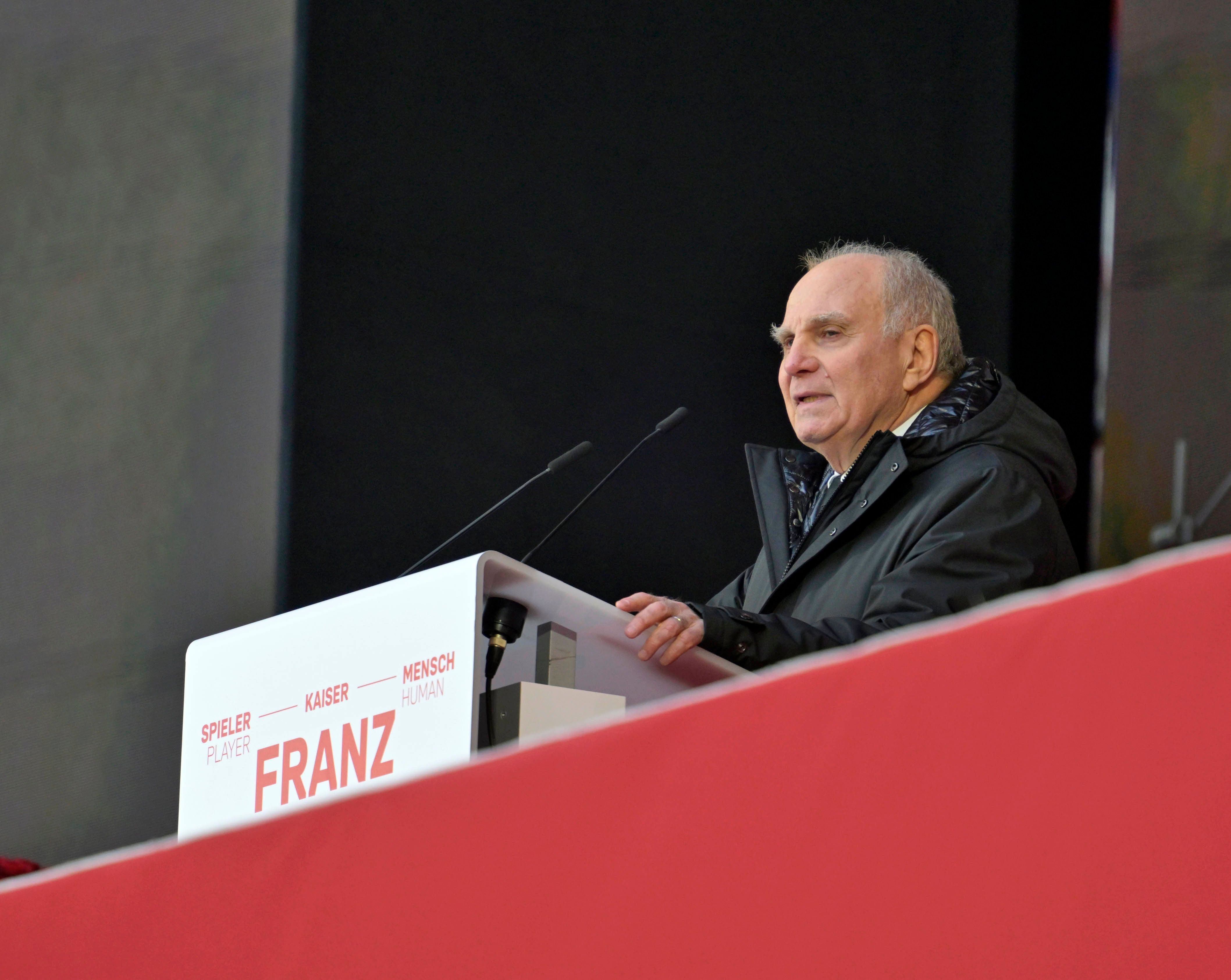 Uli Hoeneß bei Gedenkfeier für Franz Beckenbauer: Seitenhieb gegen die AfD