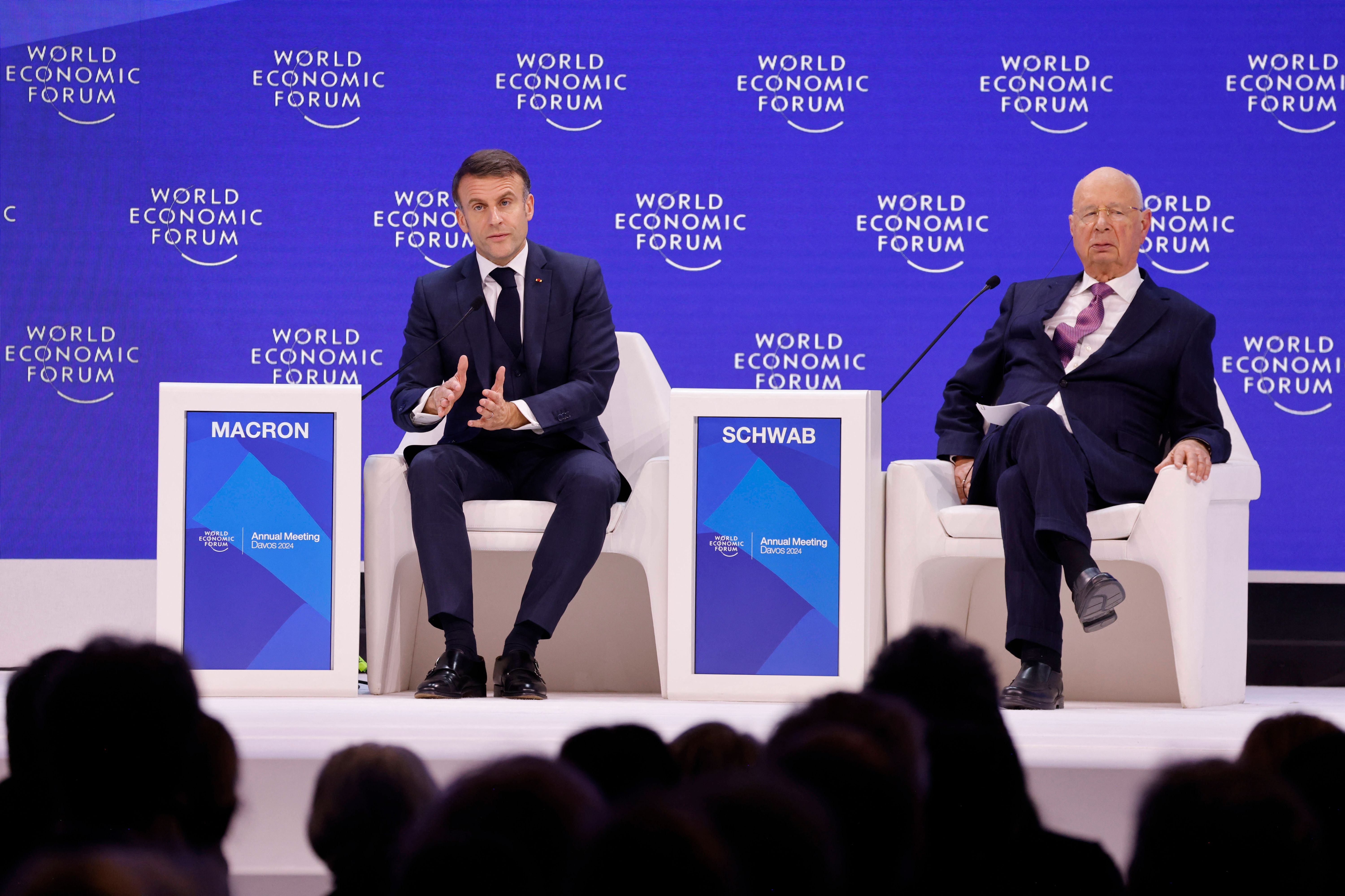 „F**k you, Klaus Schwab!“: Wie ein Fake-Video vom WEF in Davos viral ging