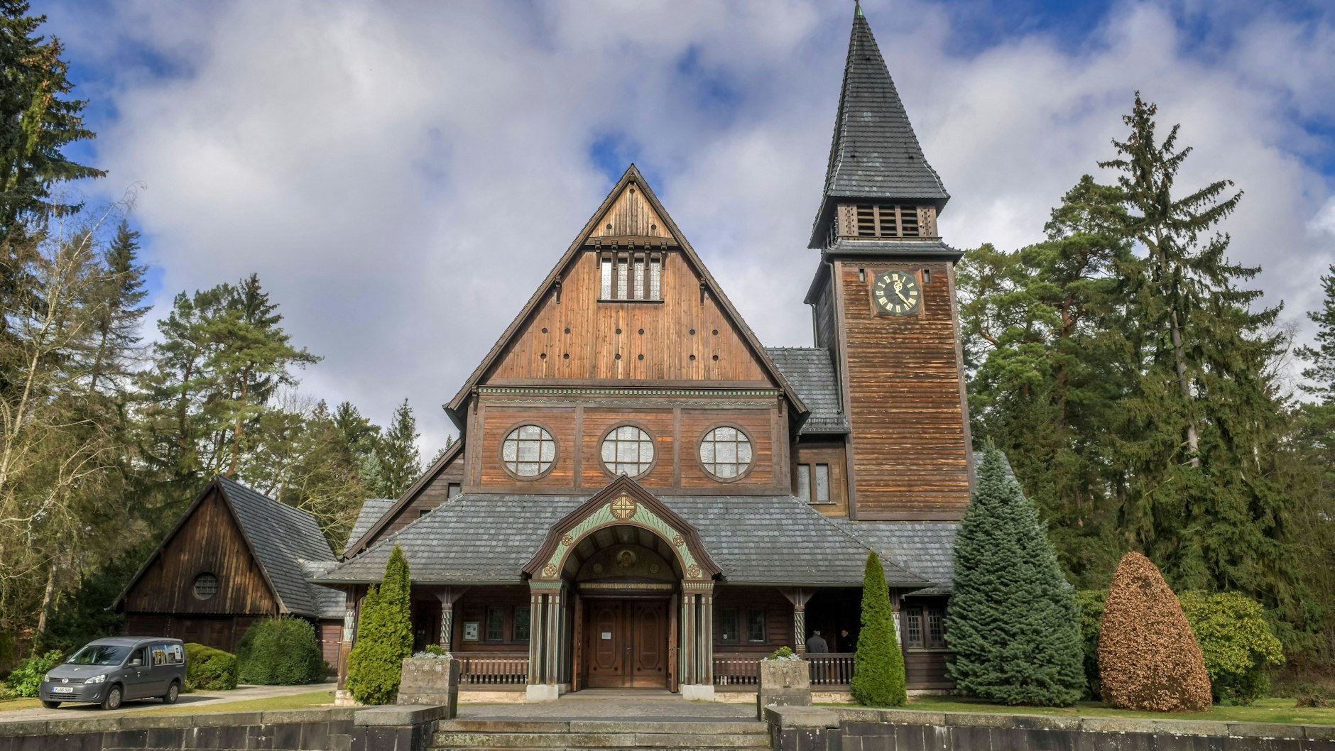 Auf dem Südwestkirchhof in Stahnsdorf sind zahlreiche Prominente bestattet.