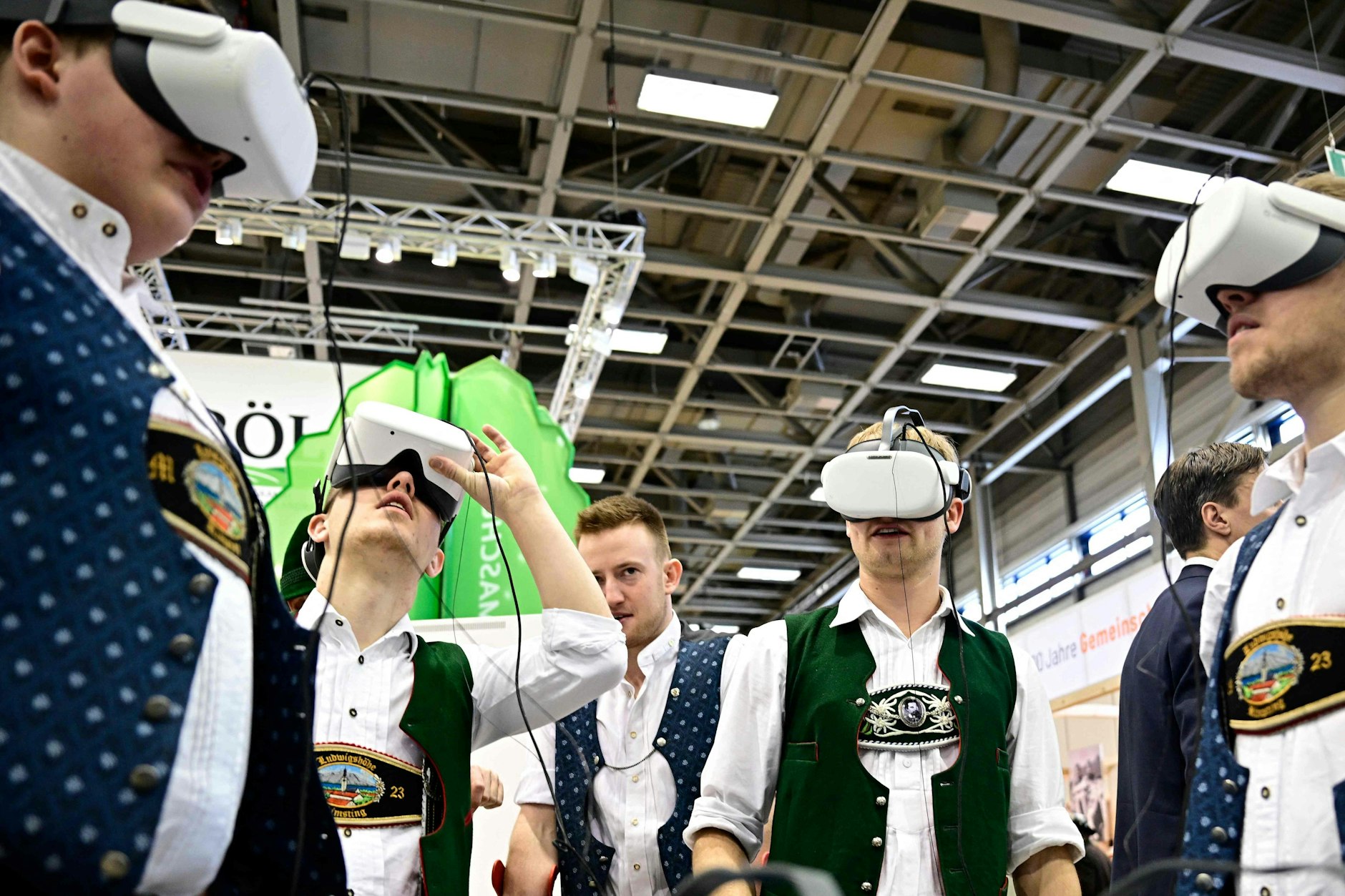 Ja, was gibt’s denn da zu gucken? Die Virtual Reality hat die Grüne Woche erreicht.