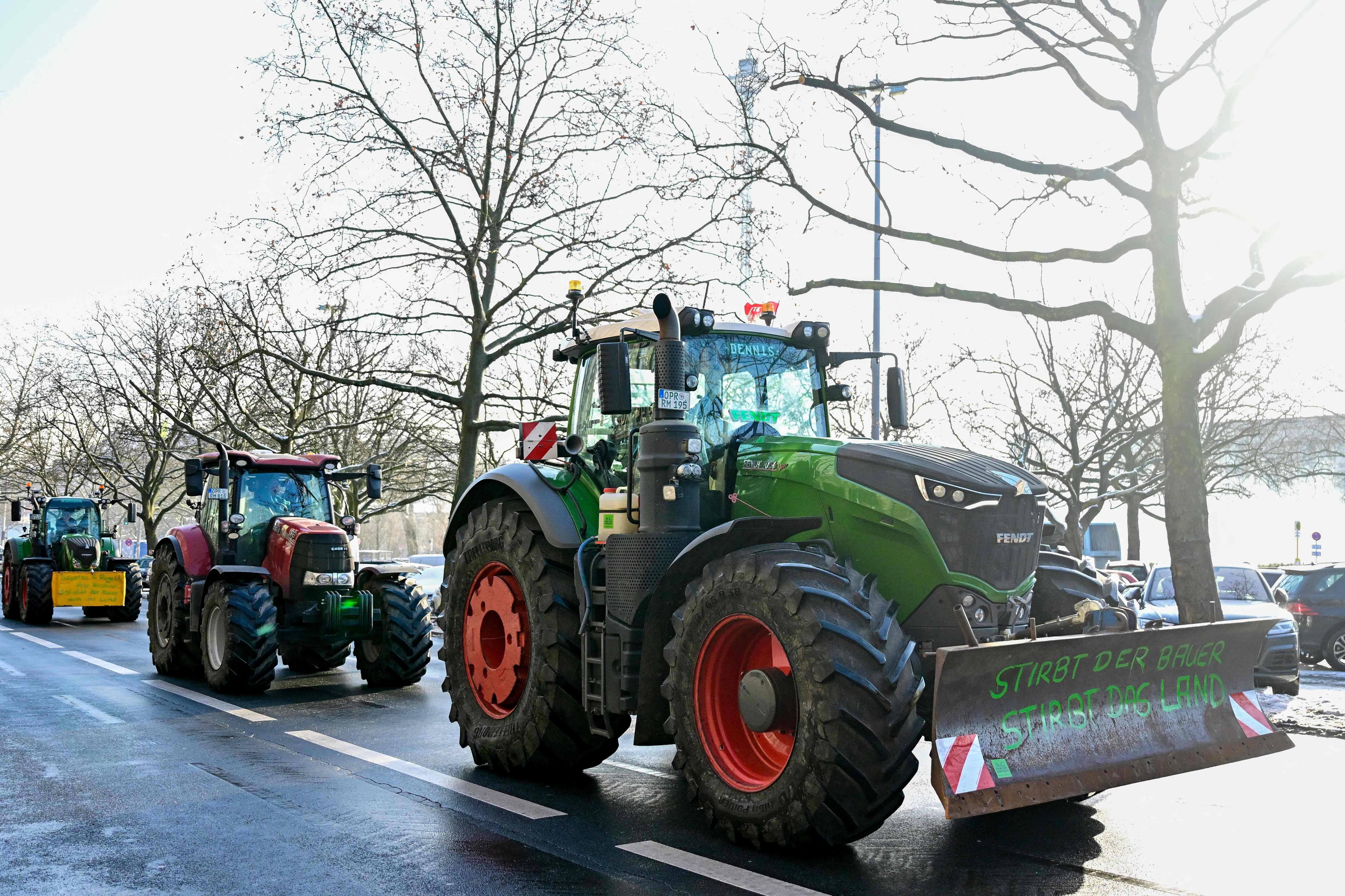Traktor-Demo in ganz Berlin: Hier stockt der Verkehr am Wochenende!