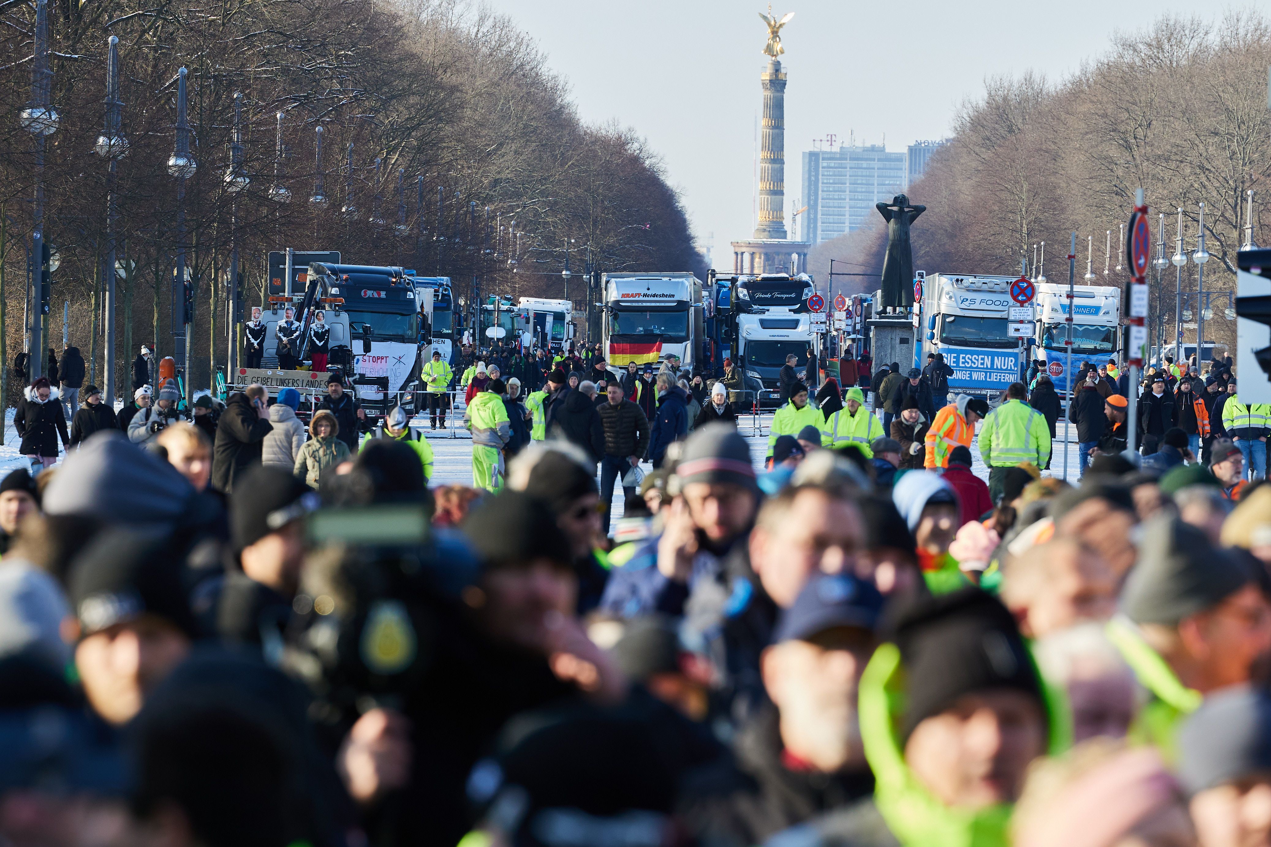 Berlin: Lkw-Fahrer und Hubert Aiwanger protestieren gegen Ampel-Regierung