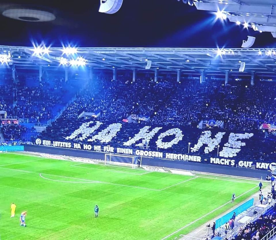 Mit Video! So ehren Eisbären, KSC und sogar Neapel Hertha-Boss Bernstein