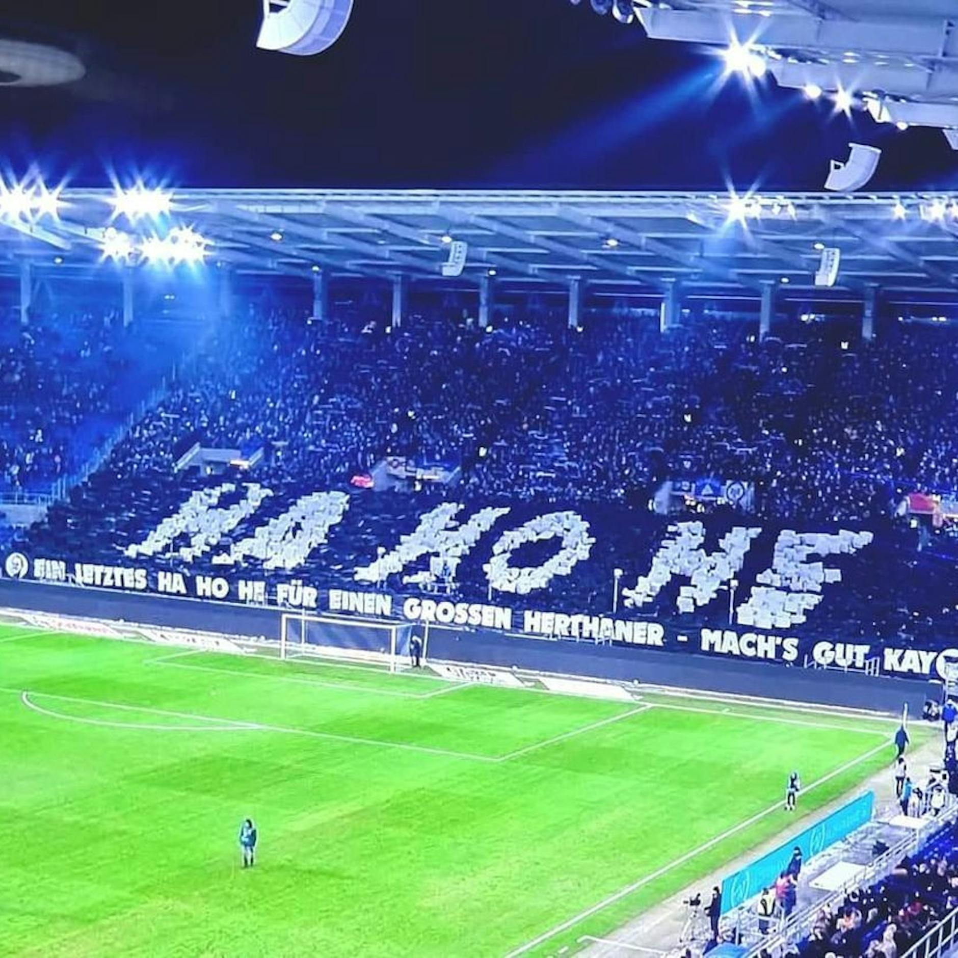 Mit Video! So ehren Eisbären, KSC und sogar Neapel Hertha-Boss Bernstein