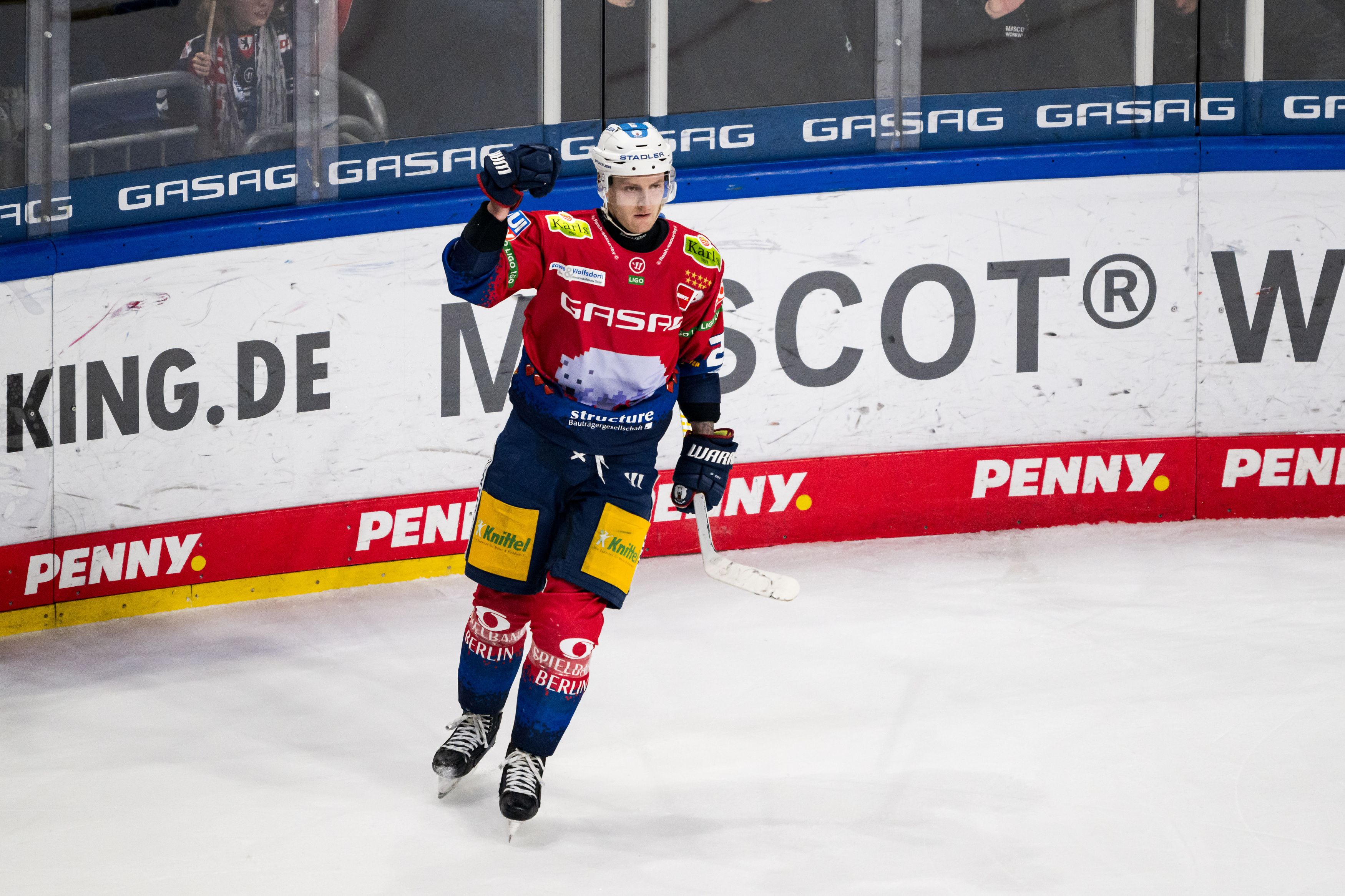 Image - Super-Manu! Die Eisbären haben einen neuen Star, der keiner sein will