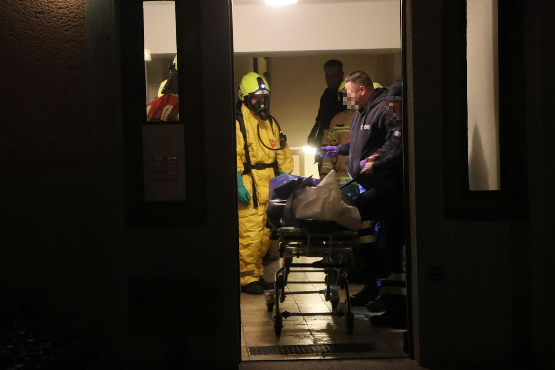 In Berlin-Schöneberg wurde eine Leiche gefunden, die wohl schon lange in der Wohnung lag.