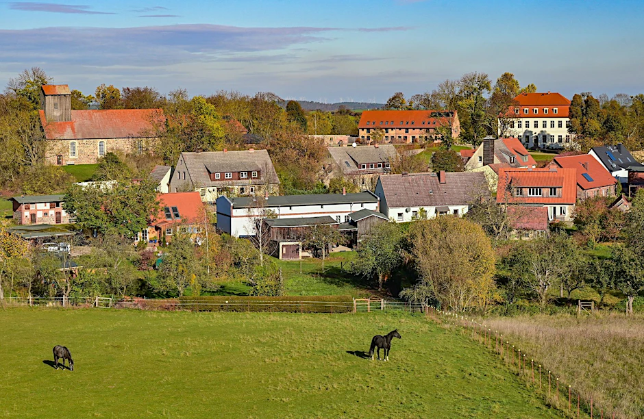 ARCHIV - Blick über das Dorf, einen Ortsteil der Gemeinde Gerswalde im Landkreis Uckermark im Norden von Brandenburg.  