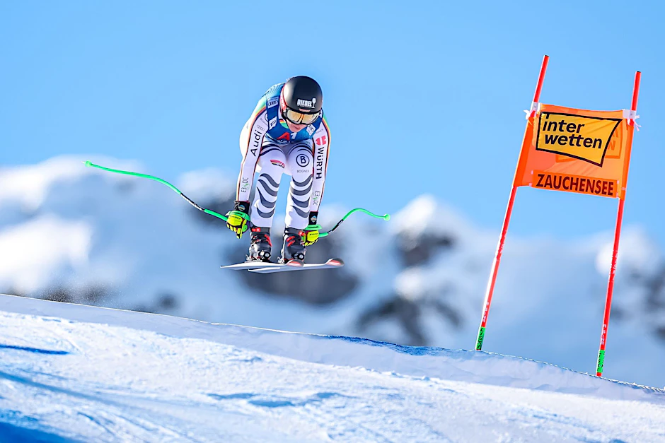 dpatopbilder - Nach einer bislang durchwachsenen Ski-Saison meldete sich Kira Weidle in der Abfahrt von Altenmarkt-Zauchensee zurück.  