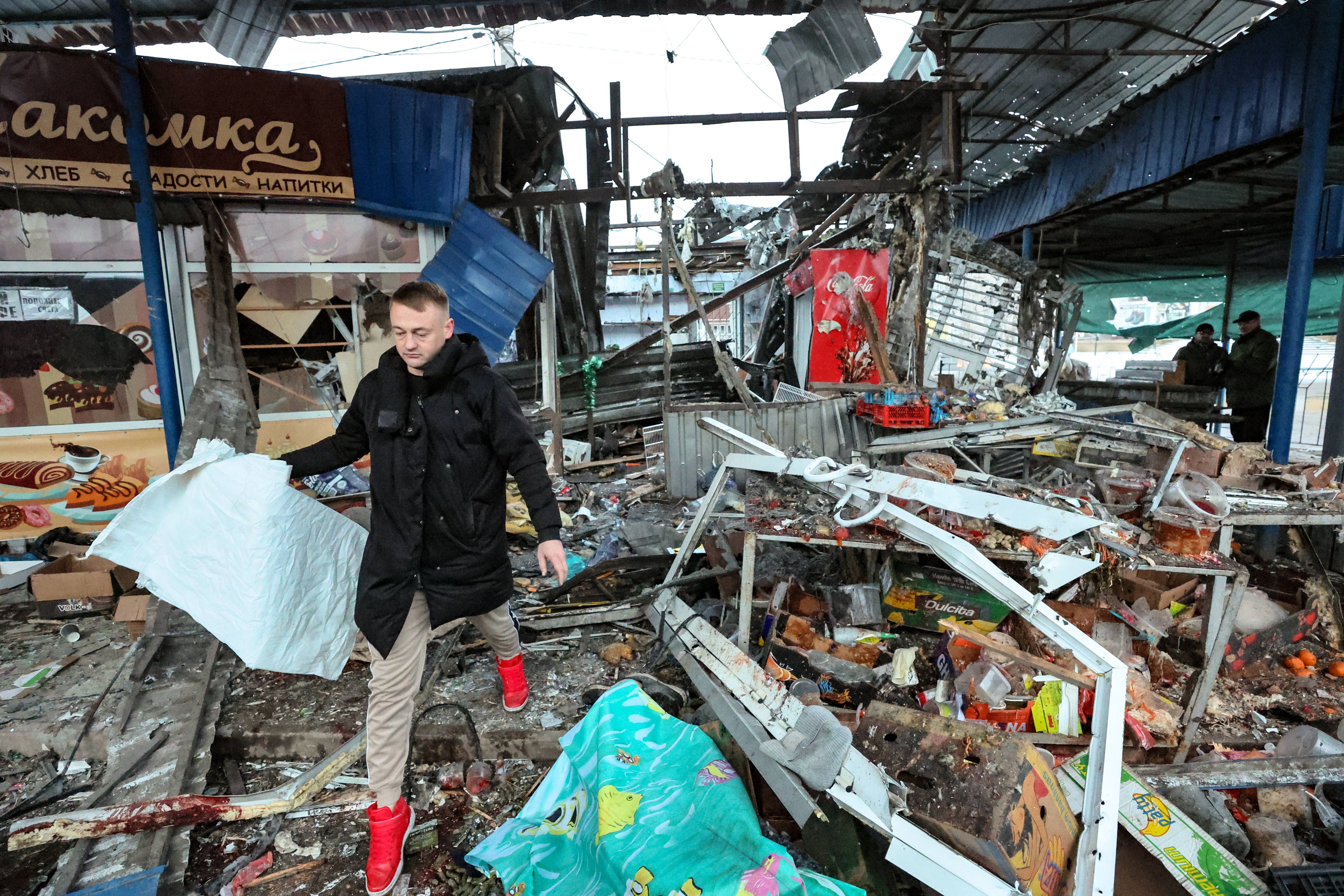 27 Tote: Russland wirft Ukraine barbarischen Angriff auf belebten Markplatz vor