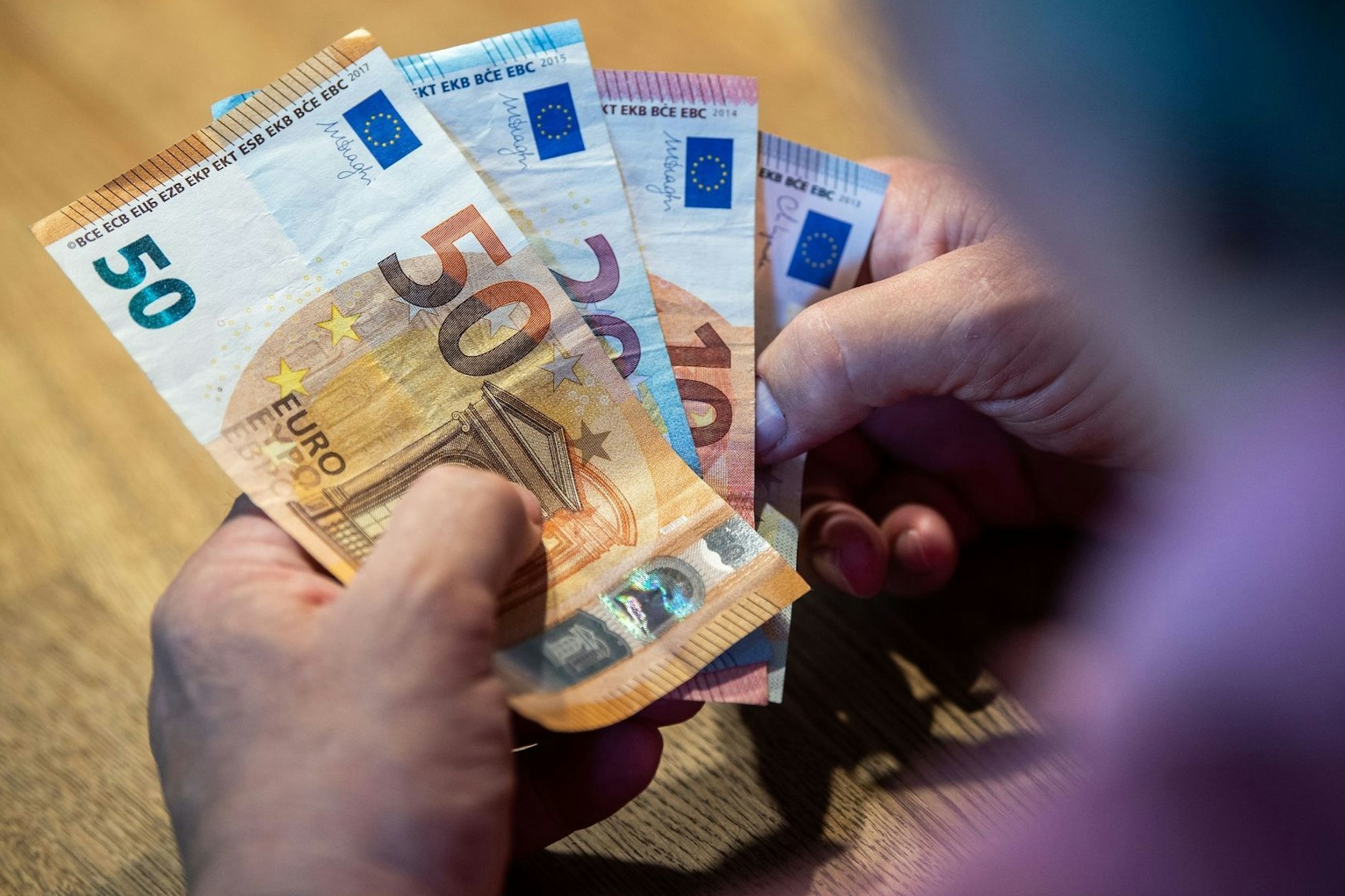 Bei vielen Rentnern ist das Geld knapp.