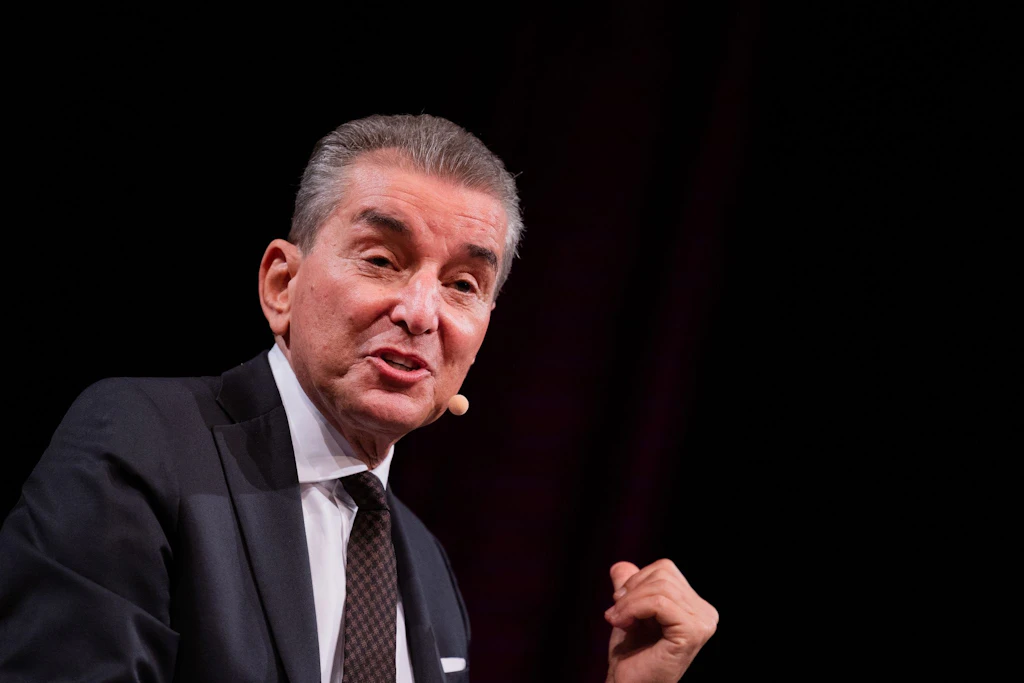 Michel Friedmann Berliner Ensemble'da: AfD “Nefret Partisi”