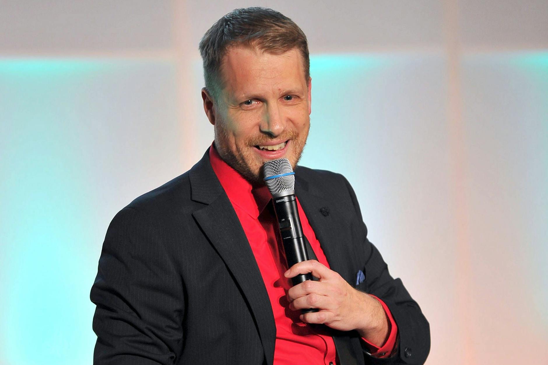 Oliver Pocher reißt geschmacklose Witze über Cora Schumacher.