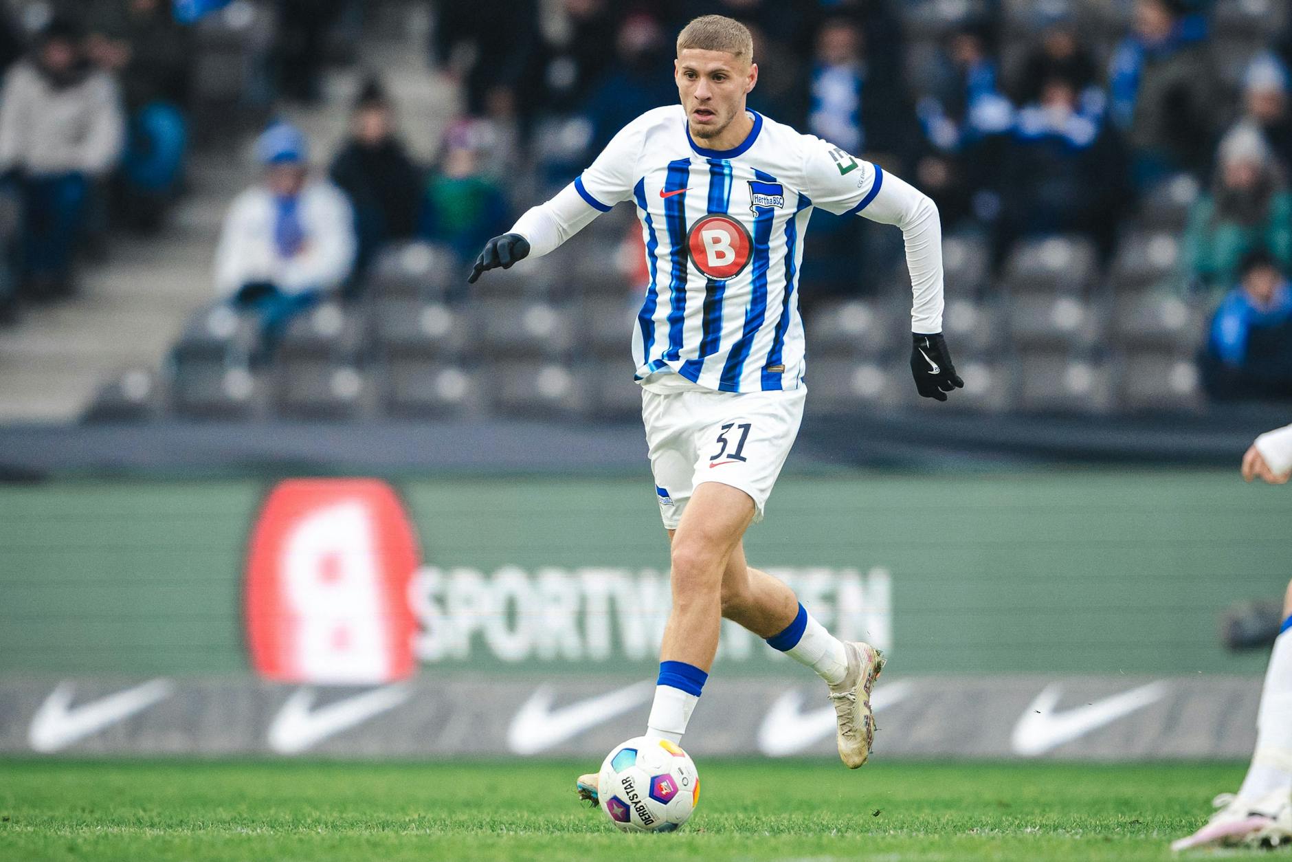 Herthas Innenverteidiger Marton Dardai spielt ab sofort für das Nationalteam Ungarns.