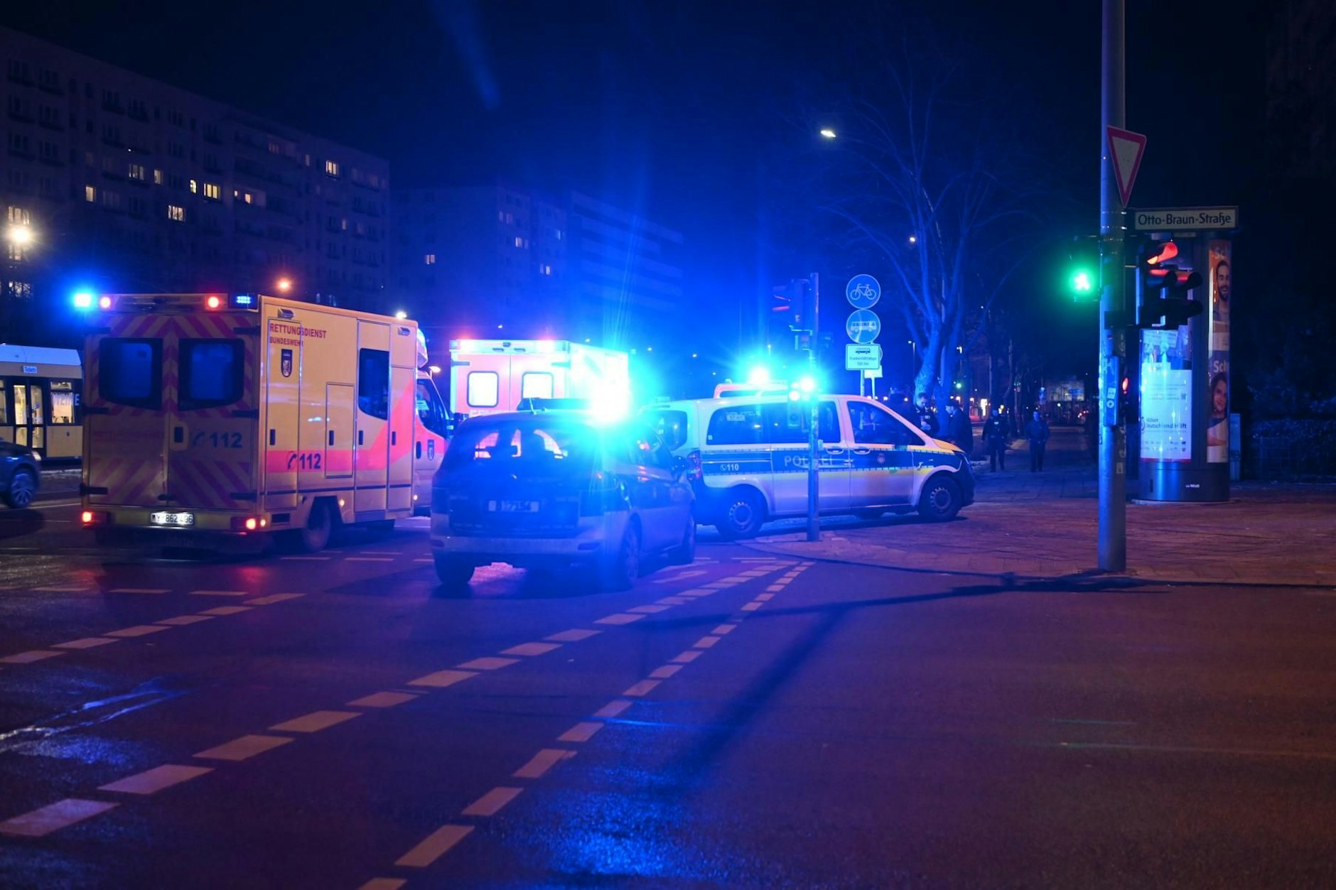 Zu einem schweren Unfall mit einem Fußgänger kam es in der Nacht in Mitte.