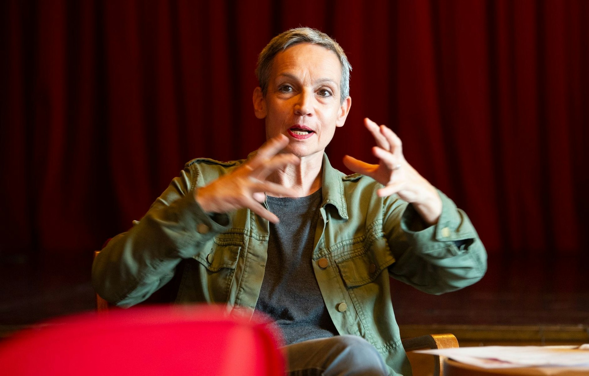 ARCHIV - Marion Brasch, Moderatorin und Schriftstellerin, spricht bei einer Pressekonferenz über das Projekt "Theater der Revolution".  