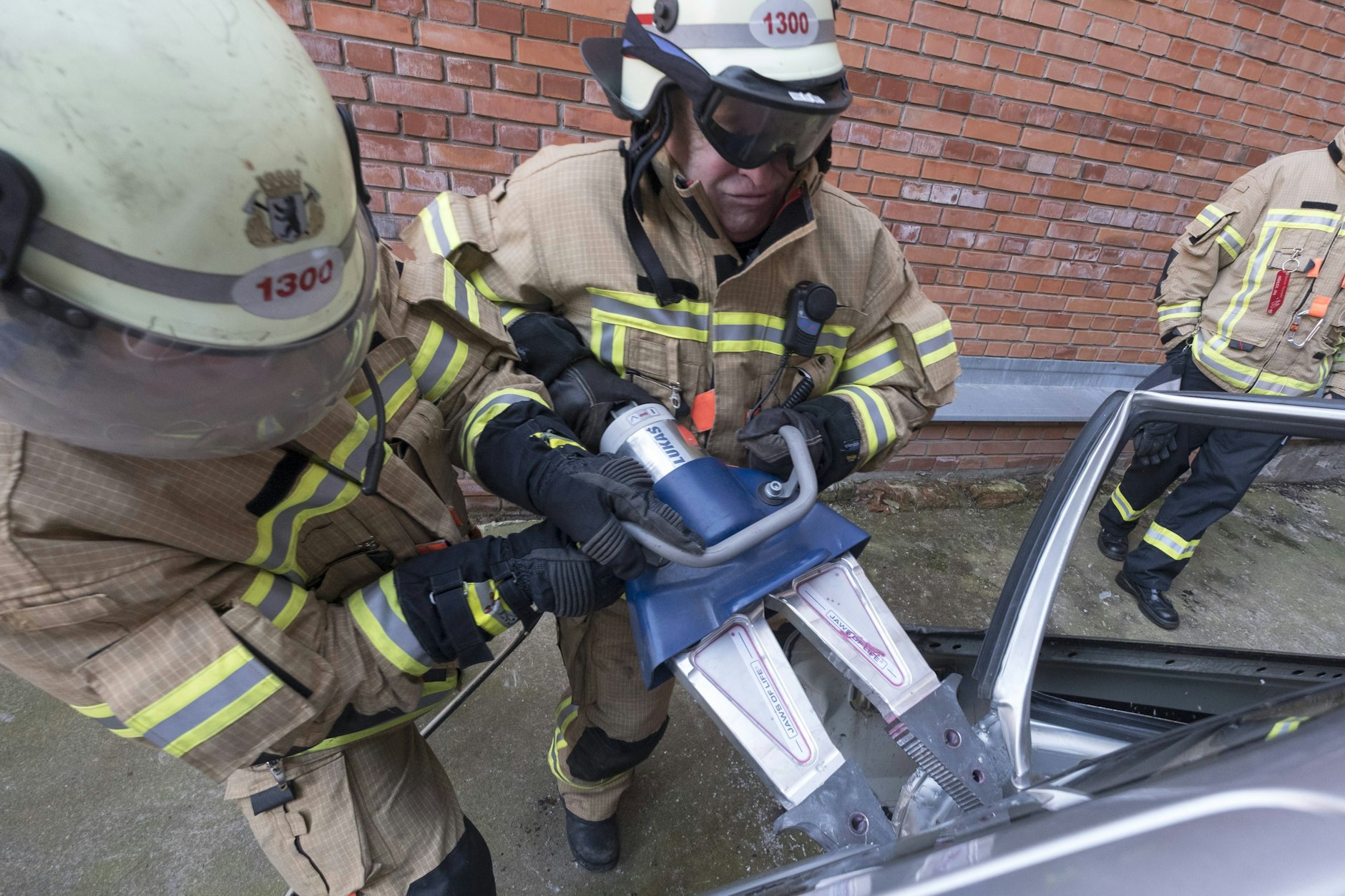 Diese akkubetriebenen Spreizer der Feuerwehr sind ein begehrtes Diebesgut für kriminelle Banden, die dann damit Einbrüche verüben.