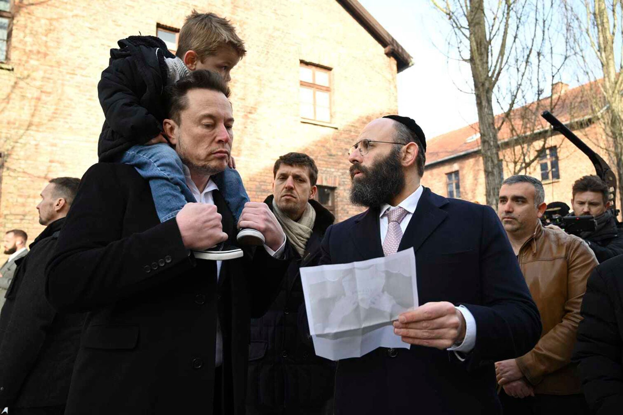 Image - Darum besucht Elon Musk die Gedenkstätte von Auschwitz