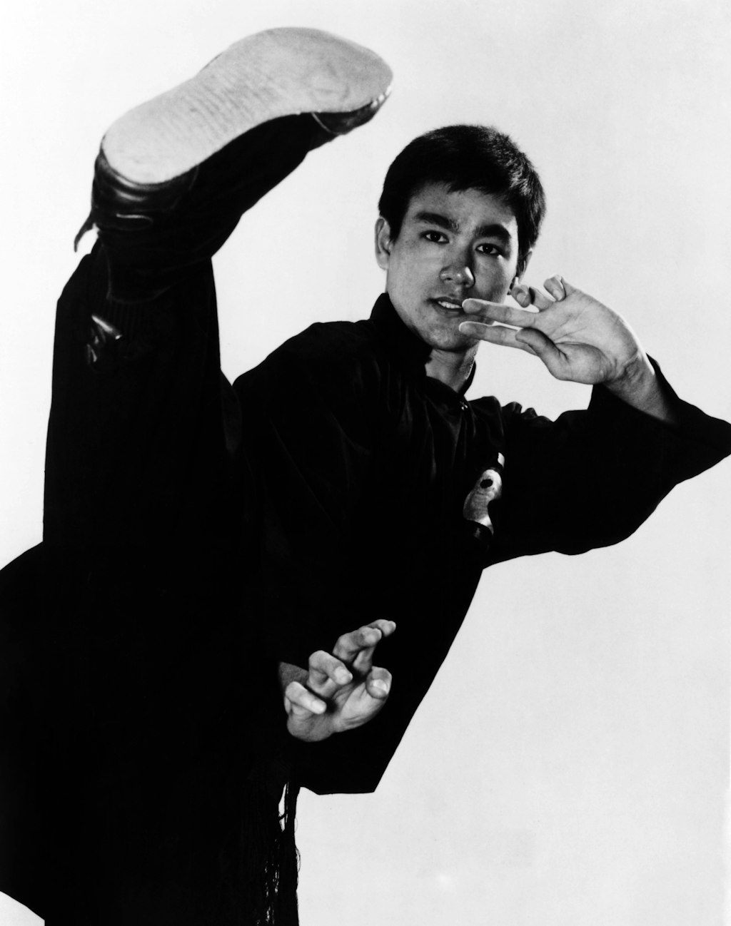 The Tragic Story of Bruce Lee: Actor Dies at 32 Before Premiere of First Hollywood Film