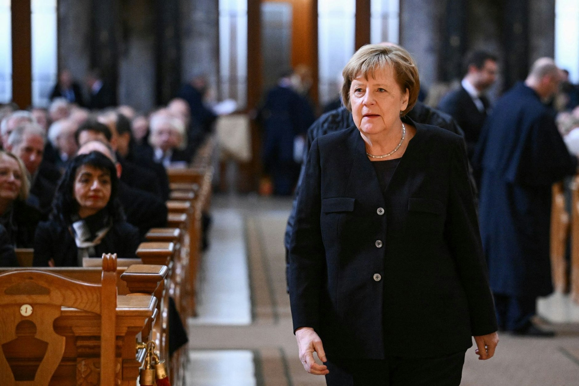dpatopbilder - Zu Ehren von Wolfgang Schäuble, der am zweiten Weihnachtstag verstorben ist, findet in Berlin ein Trauerstaatsakt statt. Zum Gedenkgottesdienst im Berliner Dom erschien auch die ehemalige Bundeskanzlerin Angela Merkel.