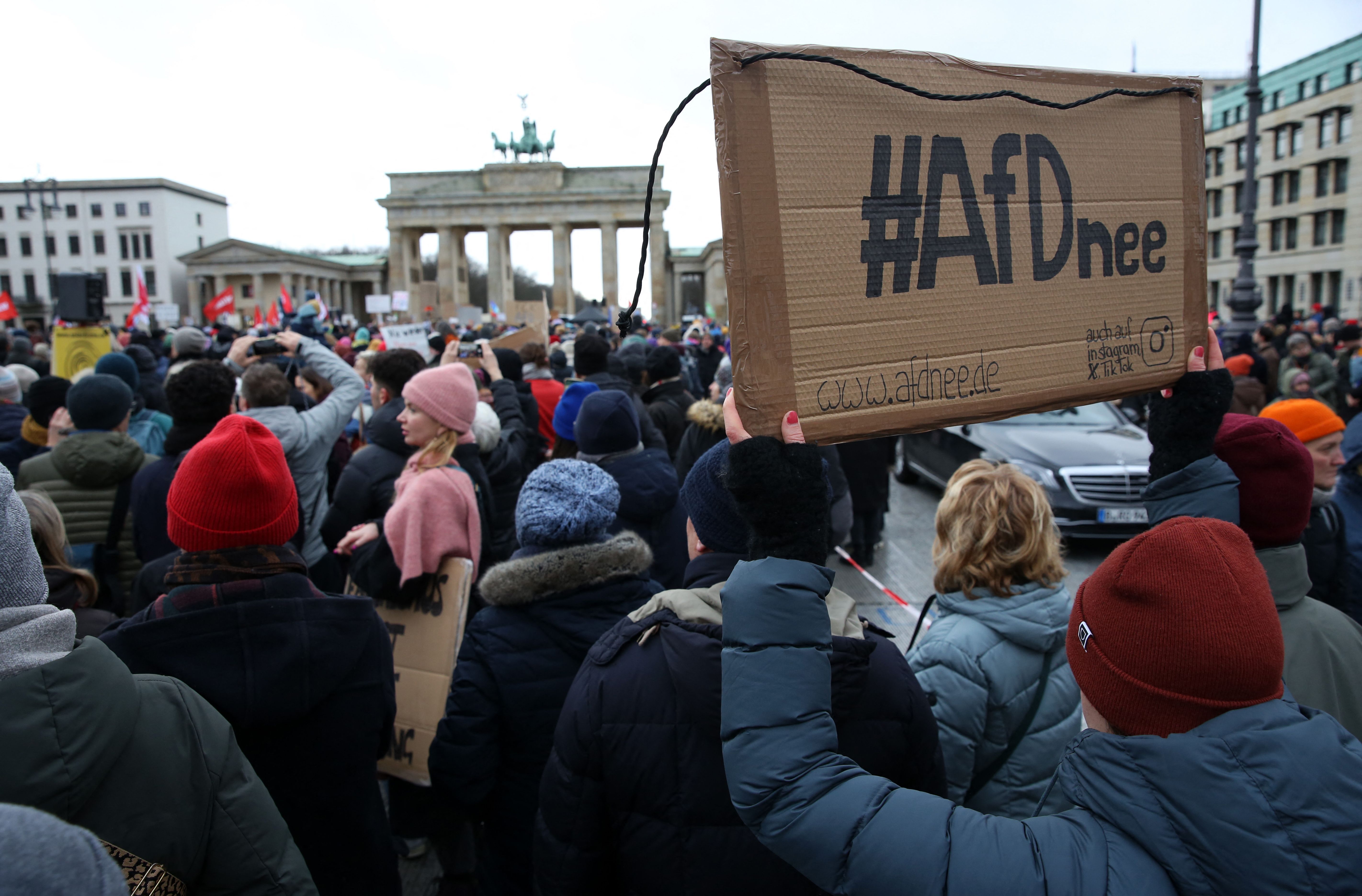 Rechtes „Geheimtreffen“ Im Potsdamer Landhaus Adlon: Ein Hotel Im ...