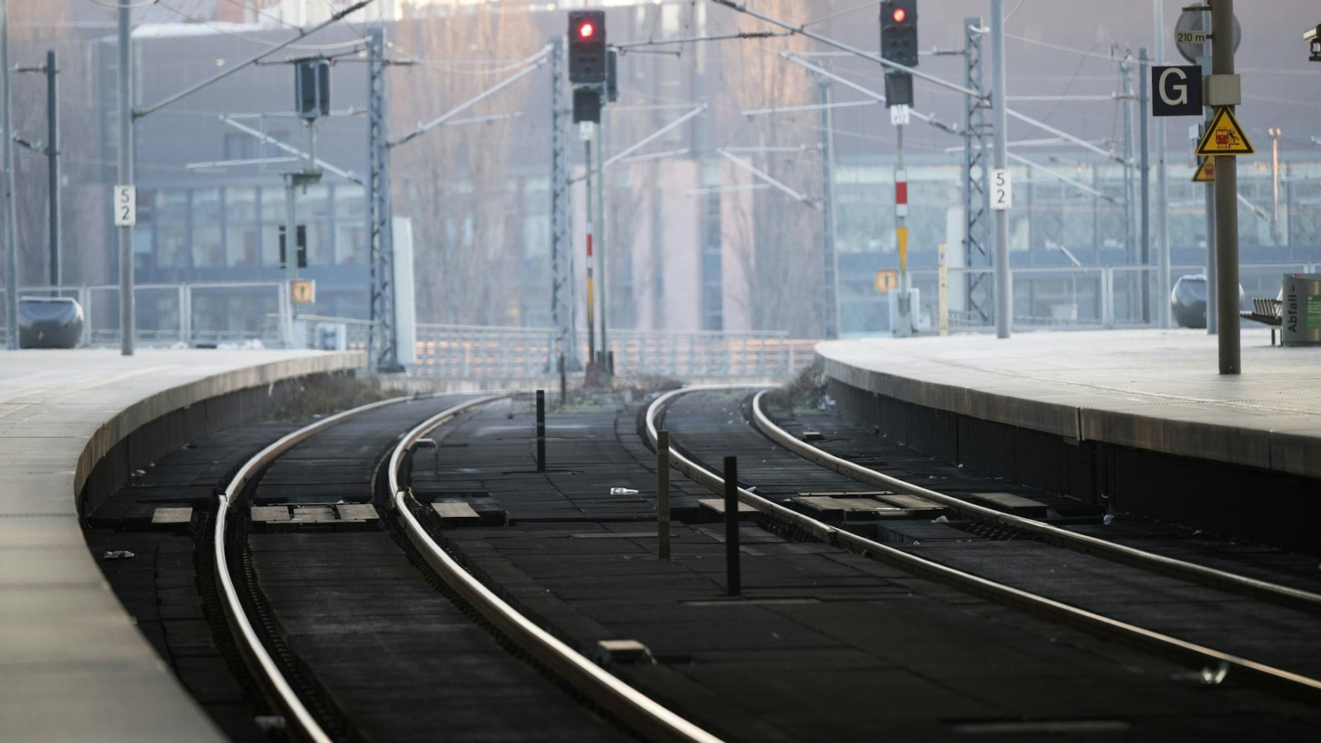 Leere Gleise am Hauptbahnhof Berlin, diesen Anblick wird es am Mittwoch wieder geben.