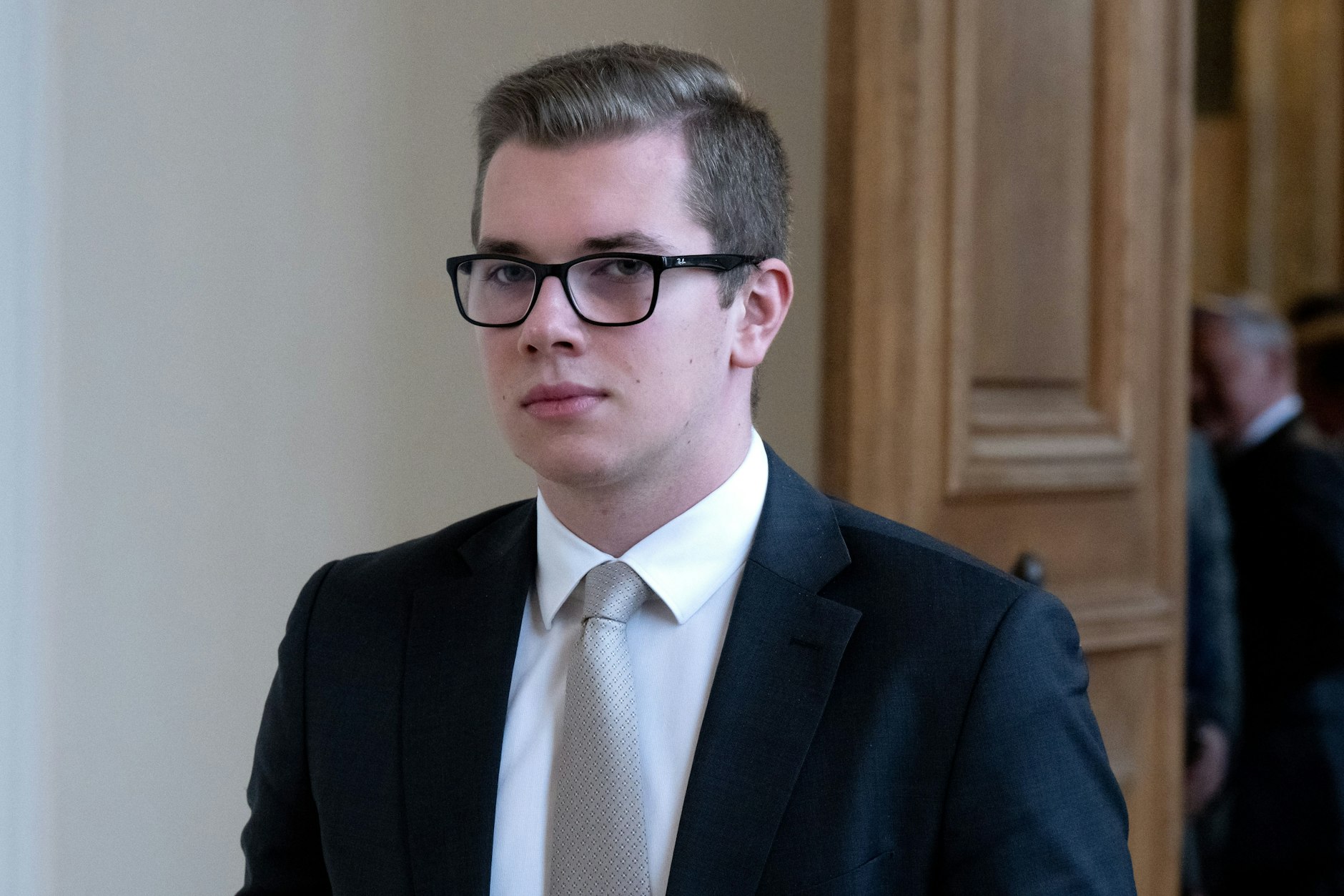  Daniel Halemba, AfD-Landtagsabgeordneter, kommt zu einer Plenarsitzung.