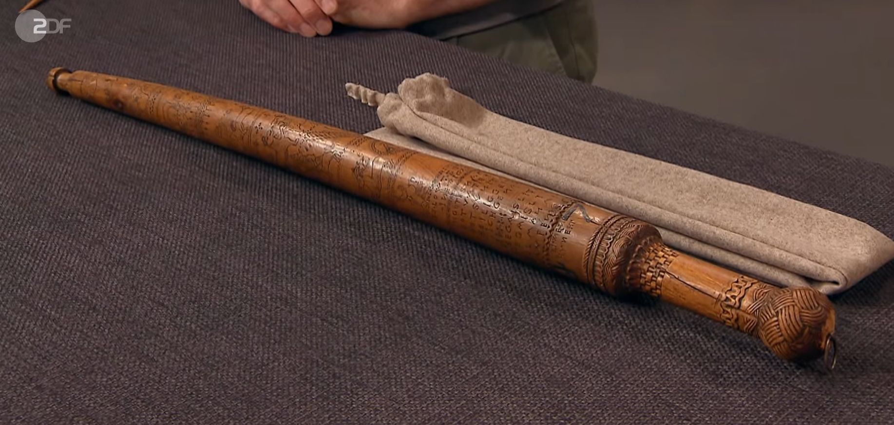 Image - Mysteriöser Holzstab lässt „Bares für Rares“-Experten schwärmen