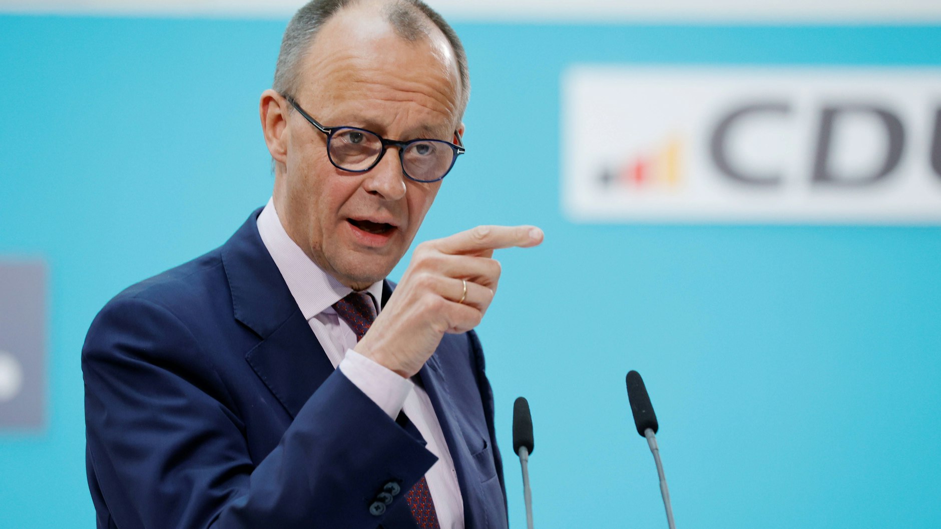Friedrich Merz, Bundesvorsitzender der CDU Deutschlands, hielt eine Rede auf der Grünen Woche. Dabei wurde er von Klimaaktivisten unterbrochen.