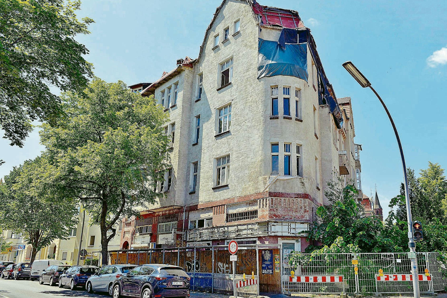 Auf dem Hindenburgdamm in Steglitz-Zehlendorf wird es nach Informationen des Grünen Verkehrsstadtrats Urban Aykal doch keine Busspur geben.