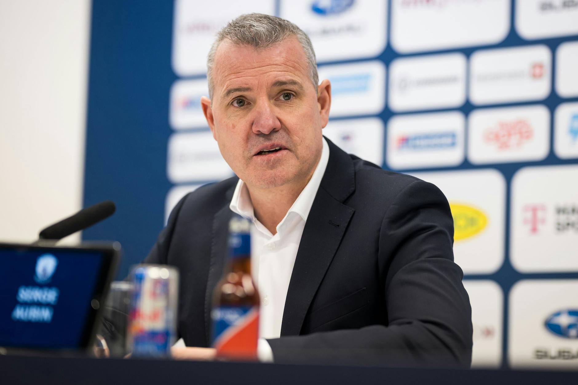 Trainer Serge Aubin erwartet auch von seinen Bus-Bären volle Leistung.