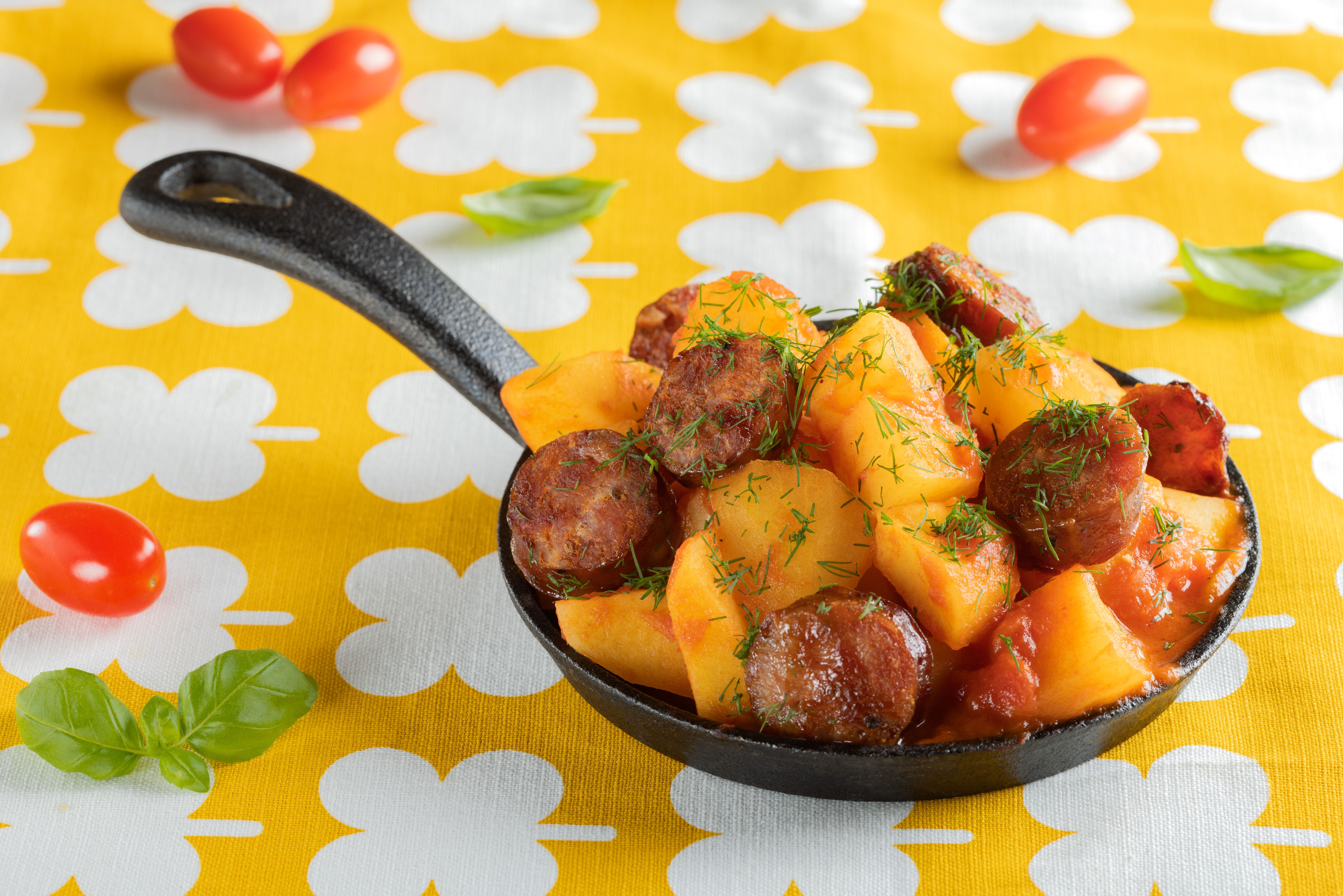 Rezept für Kartoffel-Bratwurstpfanne – lecker-deftig und kalorienarm