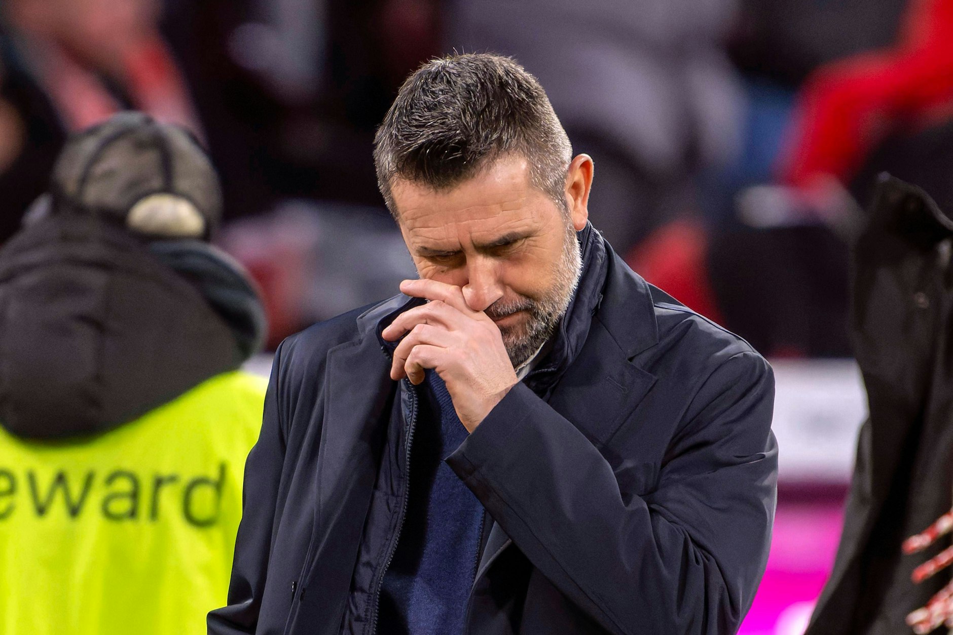 Nenad Bjelica, Cheftrainer des 1. FC Union, hat sich mit seinem Verhalten rund um das Spiel beim FC Bayern ins Aus befördert.