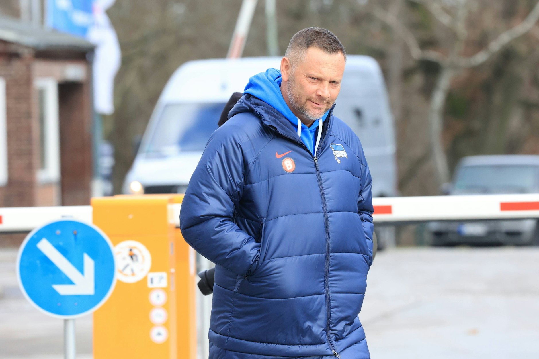 Herthas Trainer Pal Dardai kann nach den schweren Tagen schon wieder ein bisschen lächeln.