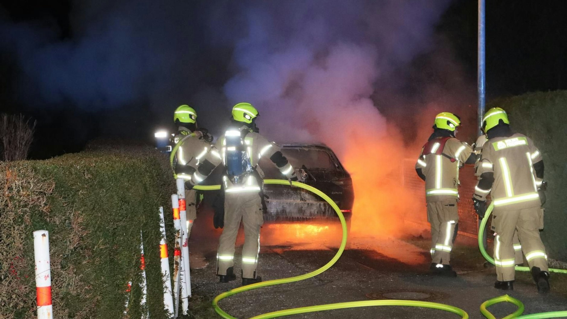 In Rudow brannte in der Nacht ein Skoda.