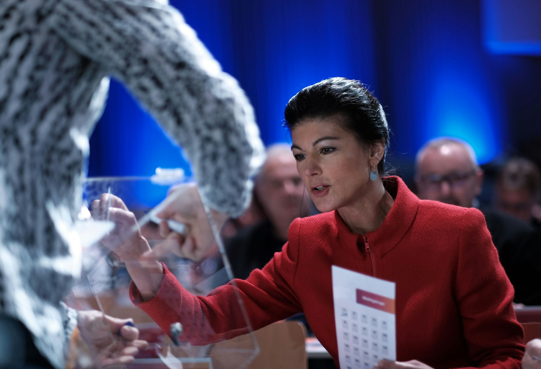 Sahra Wagenknecht gibt ihre Stimme ab.