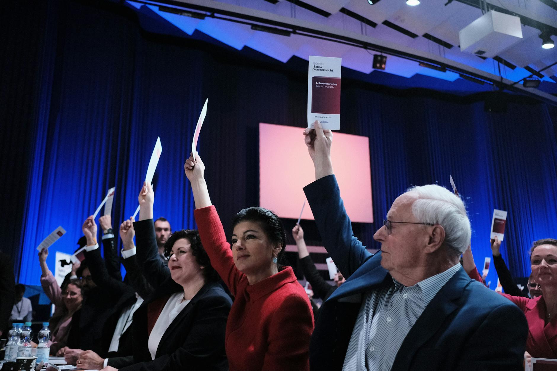 Abstimmung beim BSW-Bundesparteitag