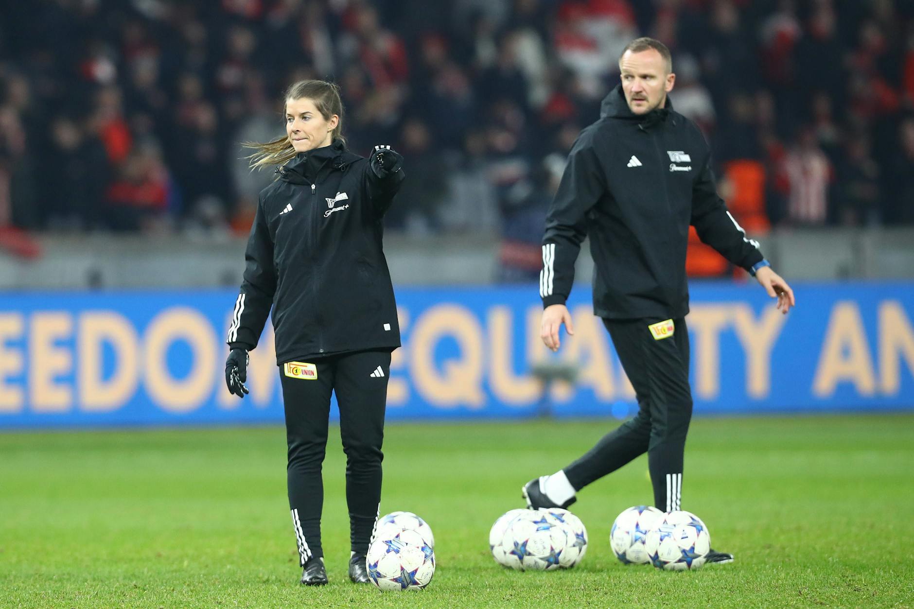 Stehen beim 1. FC Union gegen Darmstadt im Fokus: Die Co-Trainer Marie-Louise Eta (32) und Danijel Jumic (37) vertreten den gesperrten Cheftrainer Nenad Bjelica (52).