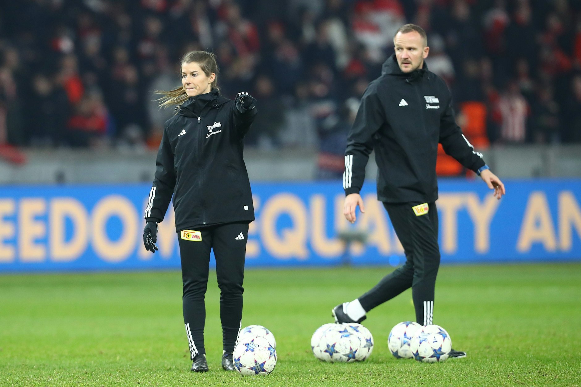 Stehen beim 1. FC Union gegen Darmstadt im Fokus: Die Co-Trainer Marie-Louise Eta (32) und Danijel Jumic (37) vertreten den gesperrten&nbsp; Cheftrainer Nenad Bjelica (52).