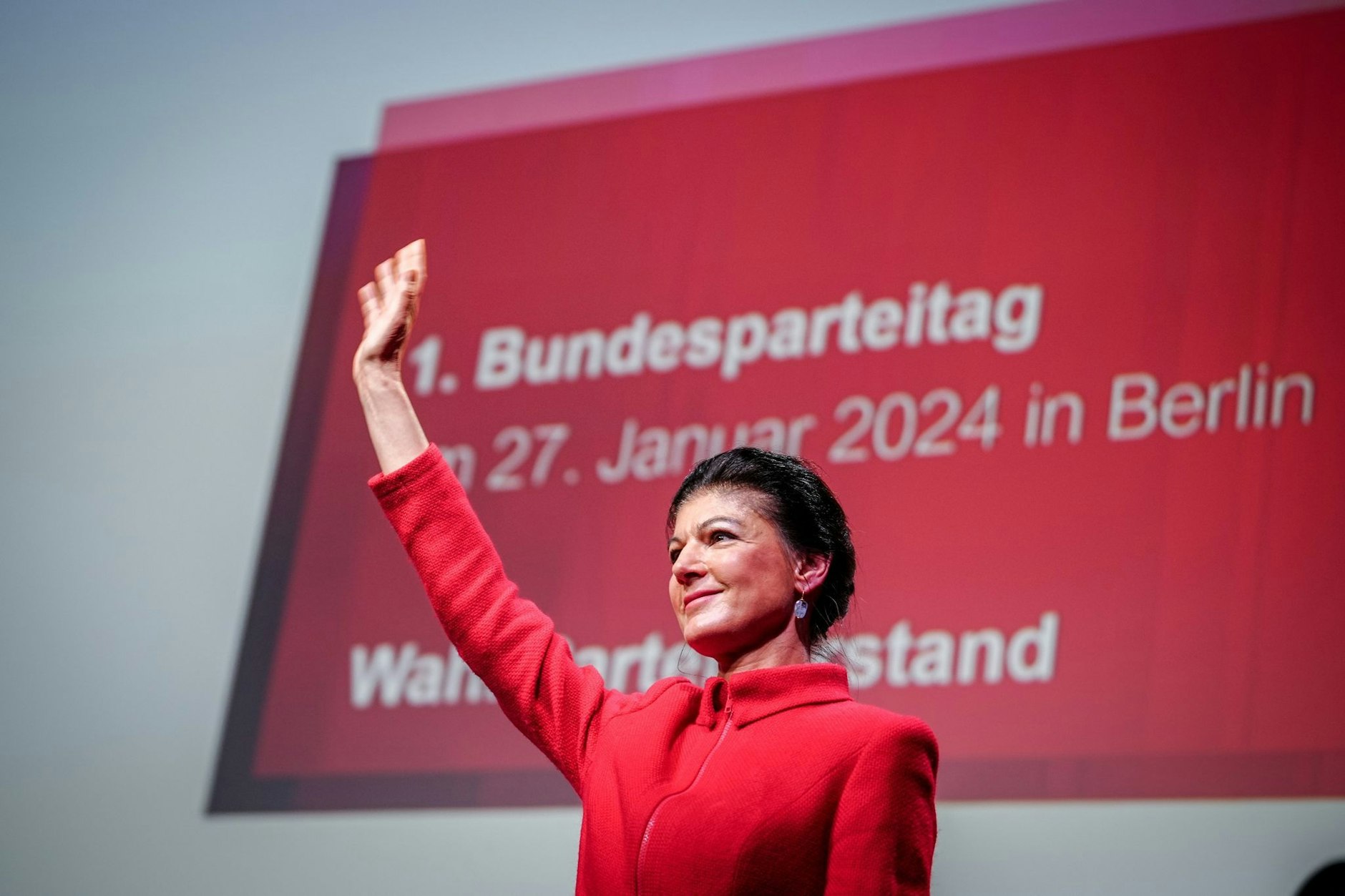 Sahra Wagenknecht ruft ihre Mitstreiter dazu auf, an einem Strang zu ziehen.  
