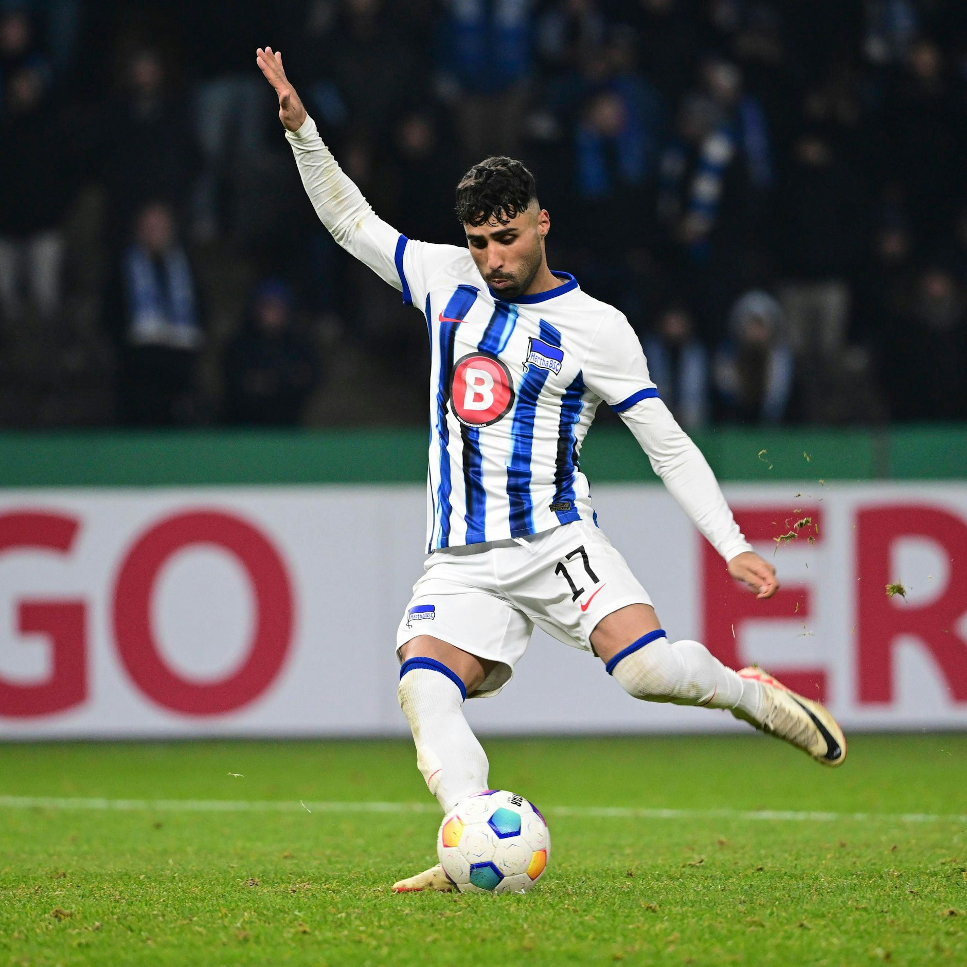 Nader Jindaoui hatte Mut und trat beim Elferkrimi gegen den HSV an.
