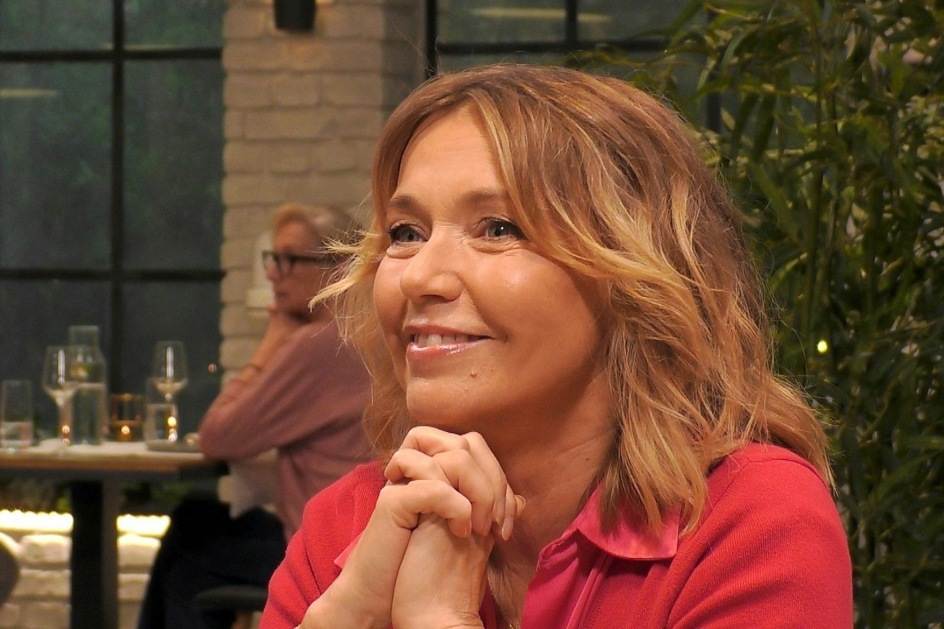 Tina Ruland lässt sich bei „Promi First Dates“ auf ein Blind Date ein.